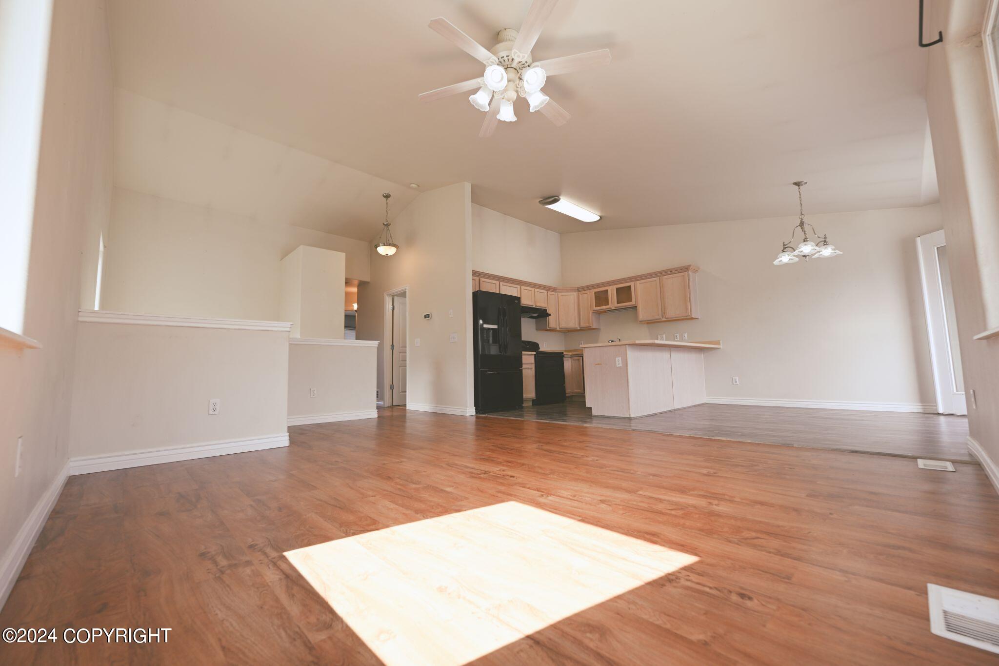 2466 Cloverwood Loop