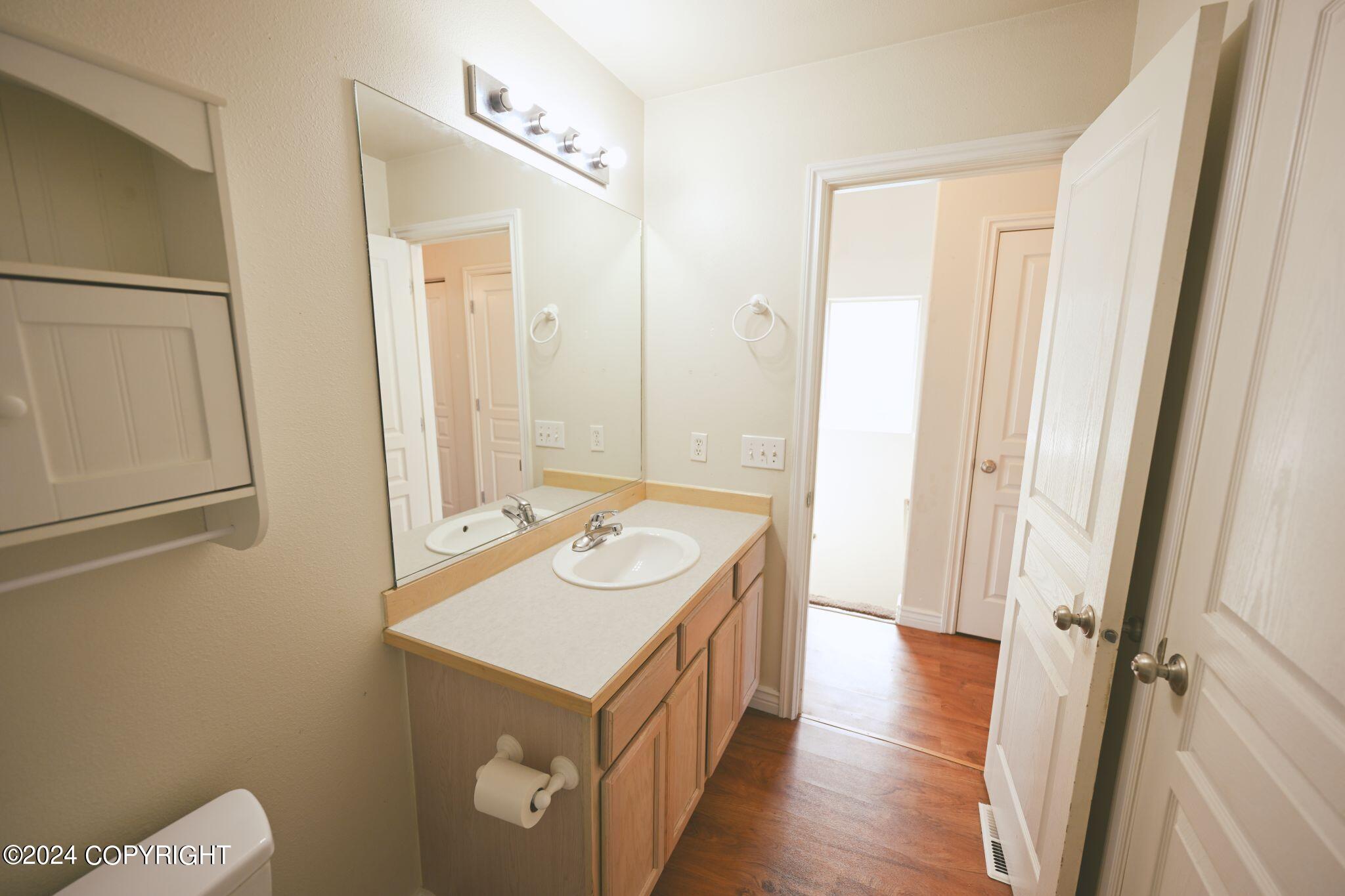 2466 Cloverwood Loop