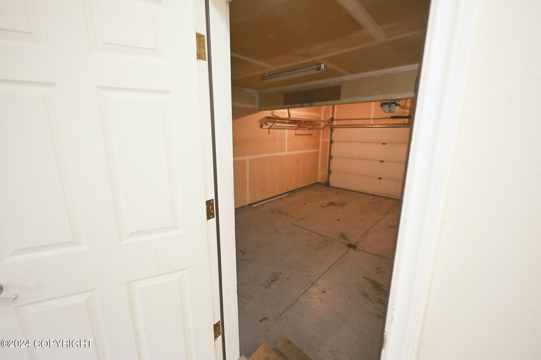 2466 Cloverwood Loop