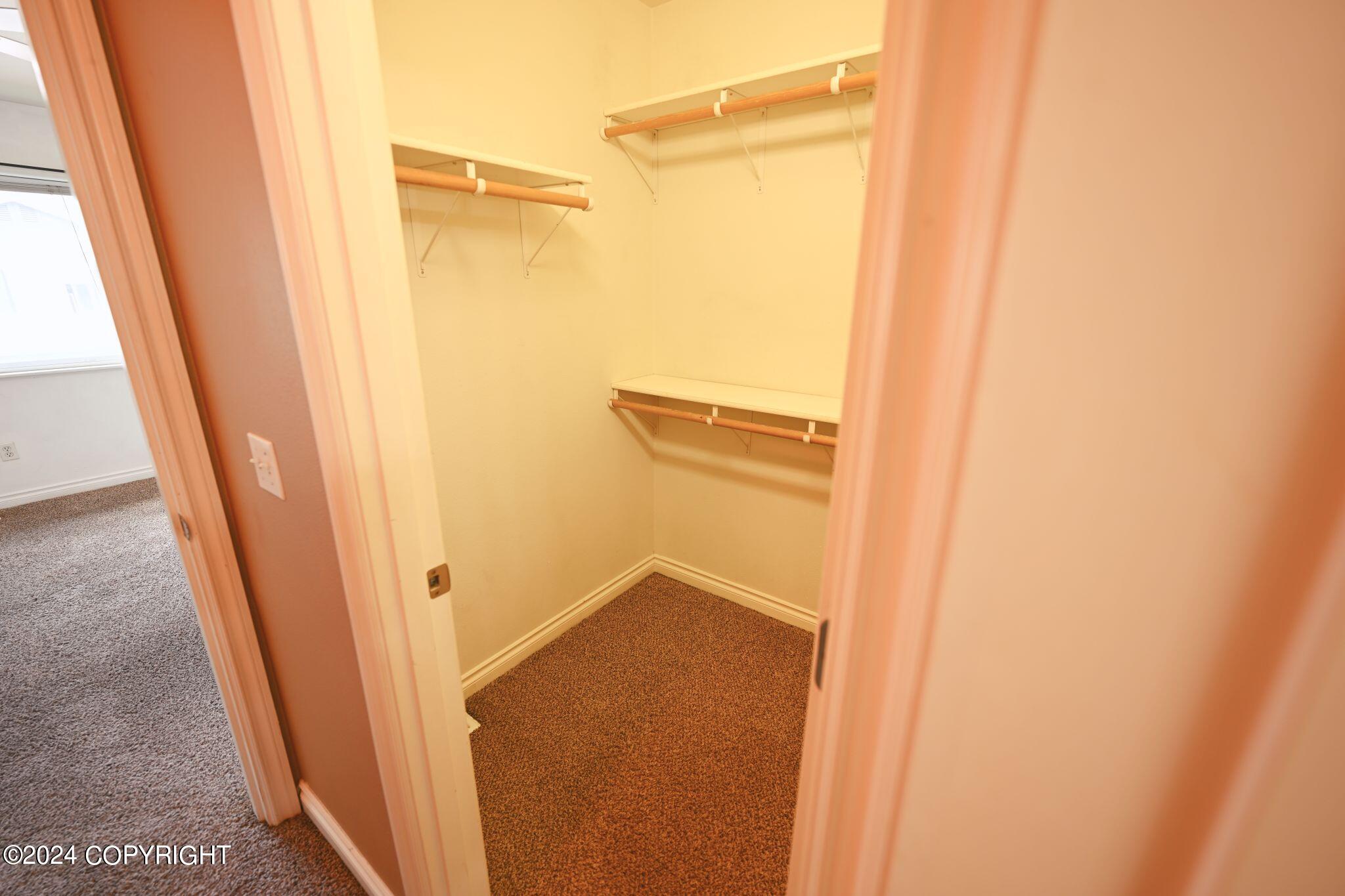 2466 Cloverwood Loop