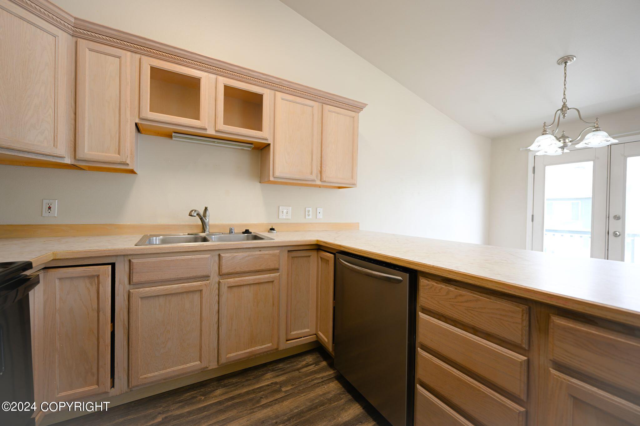 2466 Cloverwood Loop