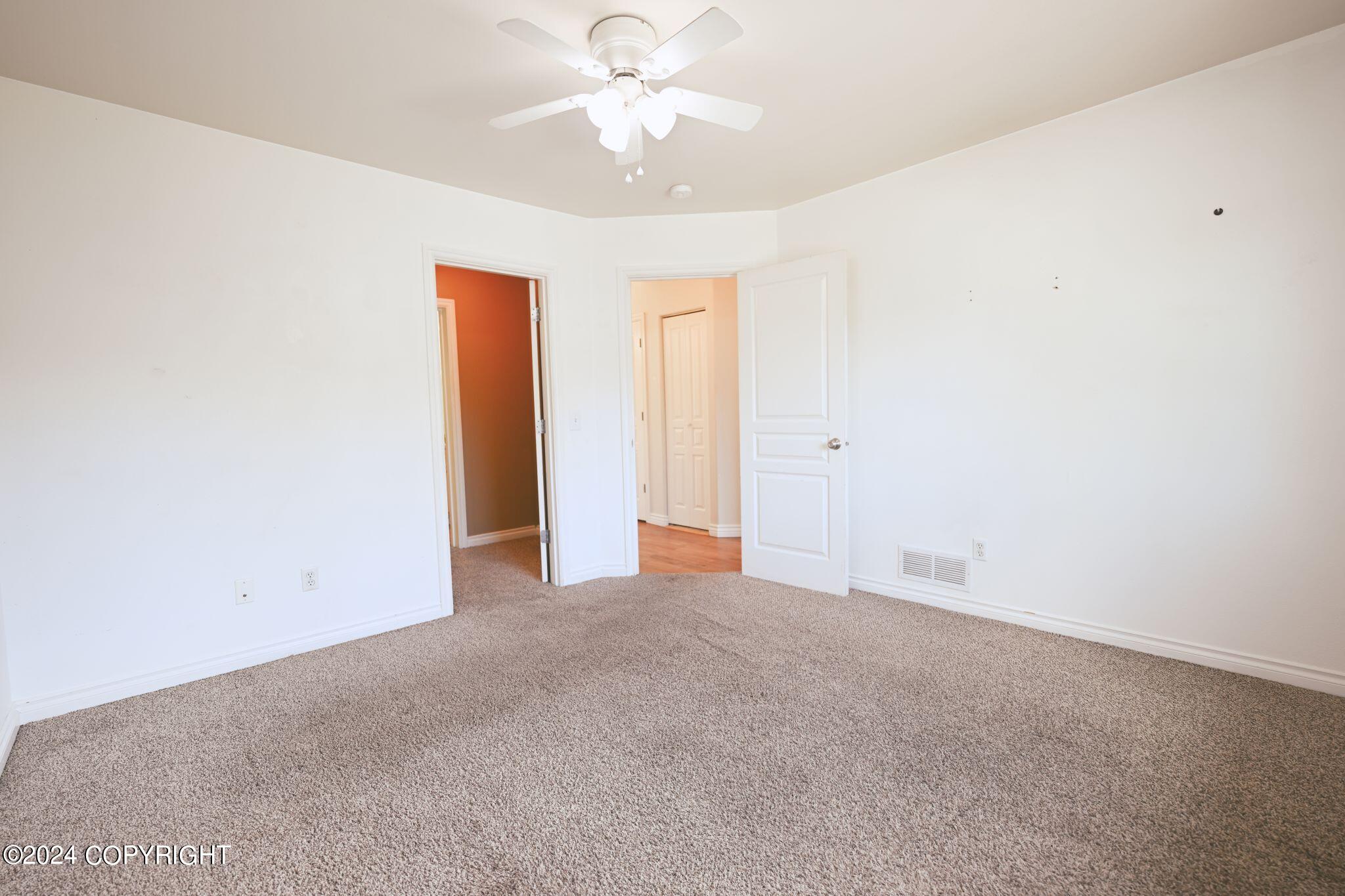 2466 Cloverwood Loop