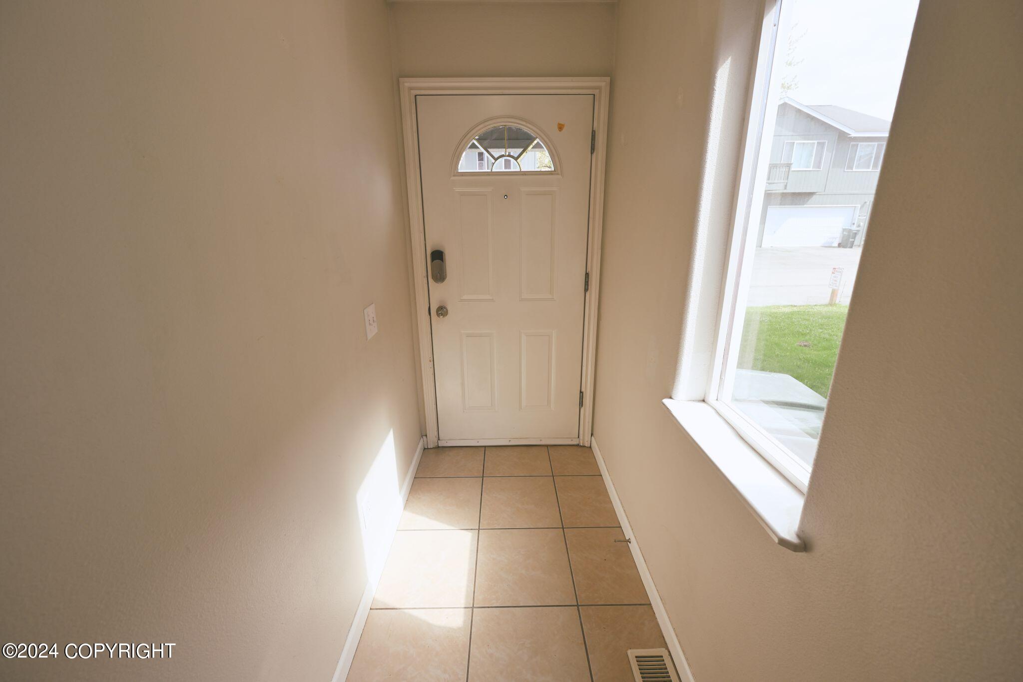 2466 Cloverwood Loop