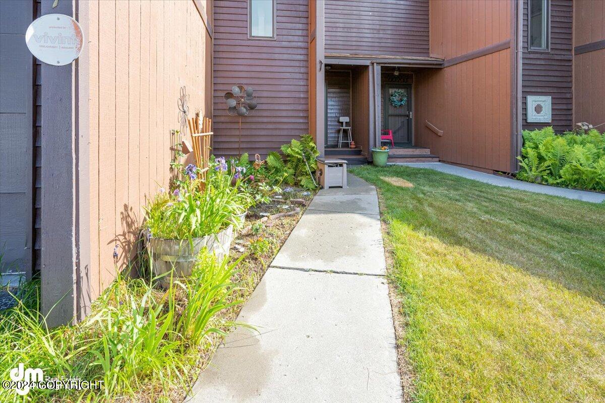 907 W 80th Avenue