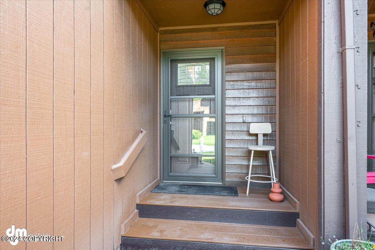 907 W 80th Avenue