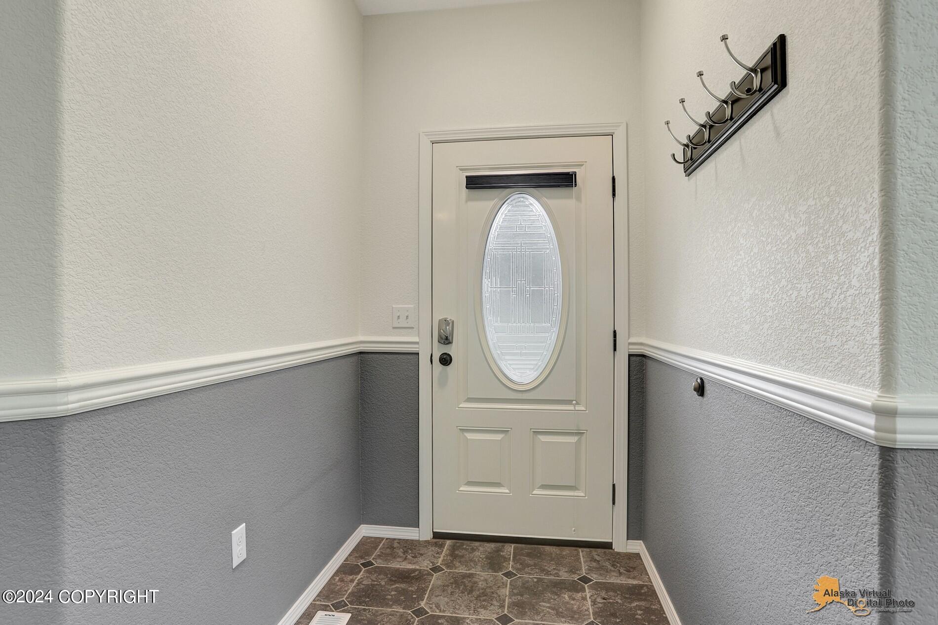 415 N Pine Ridge Loop