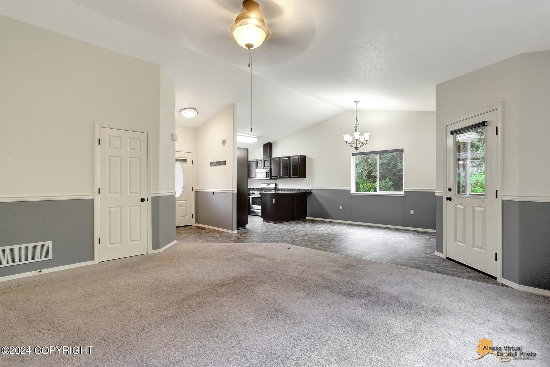 415 N Pine Ridge Loop