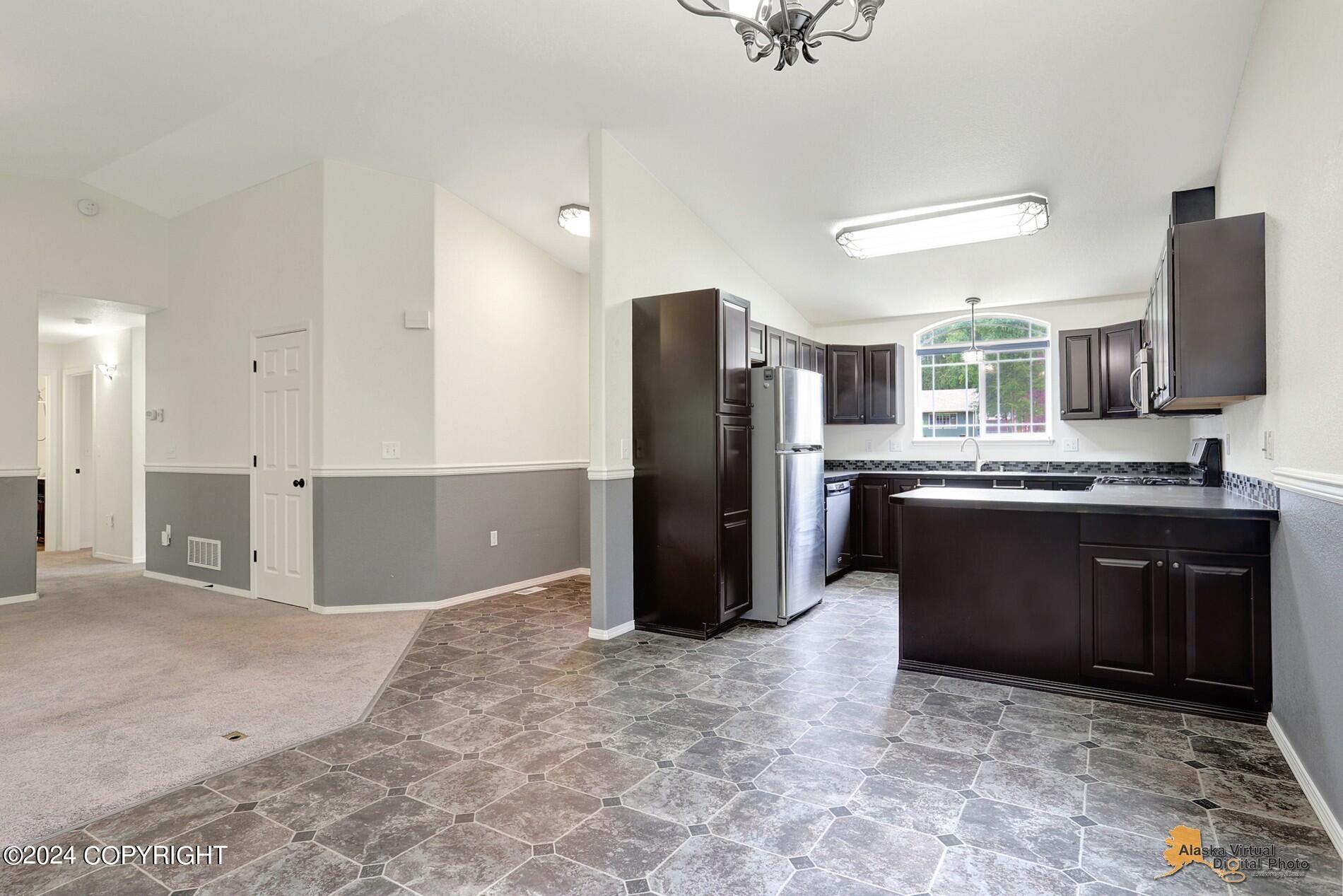 415 N Pine Ridge Loop