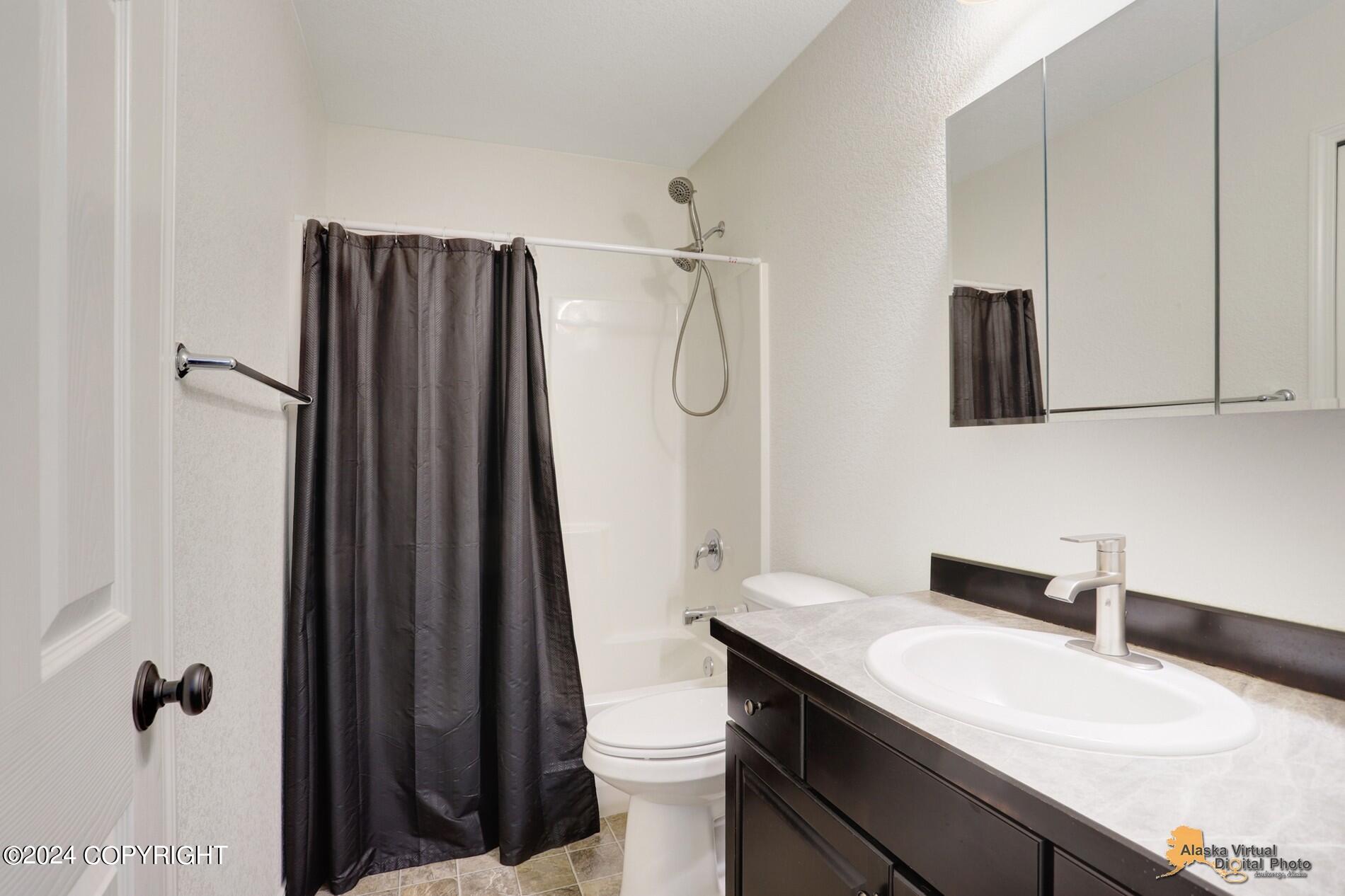 415 N Pine Ridge Loop