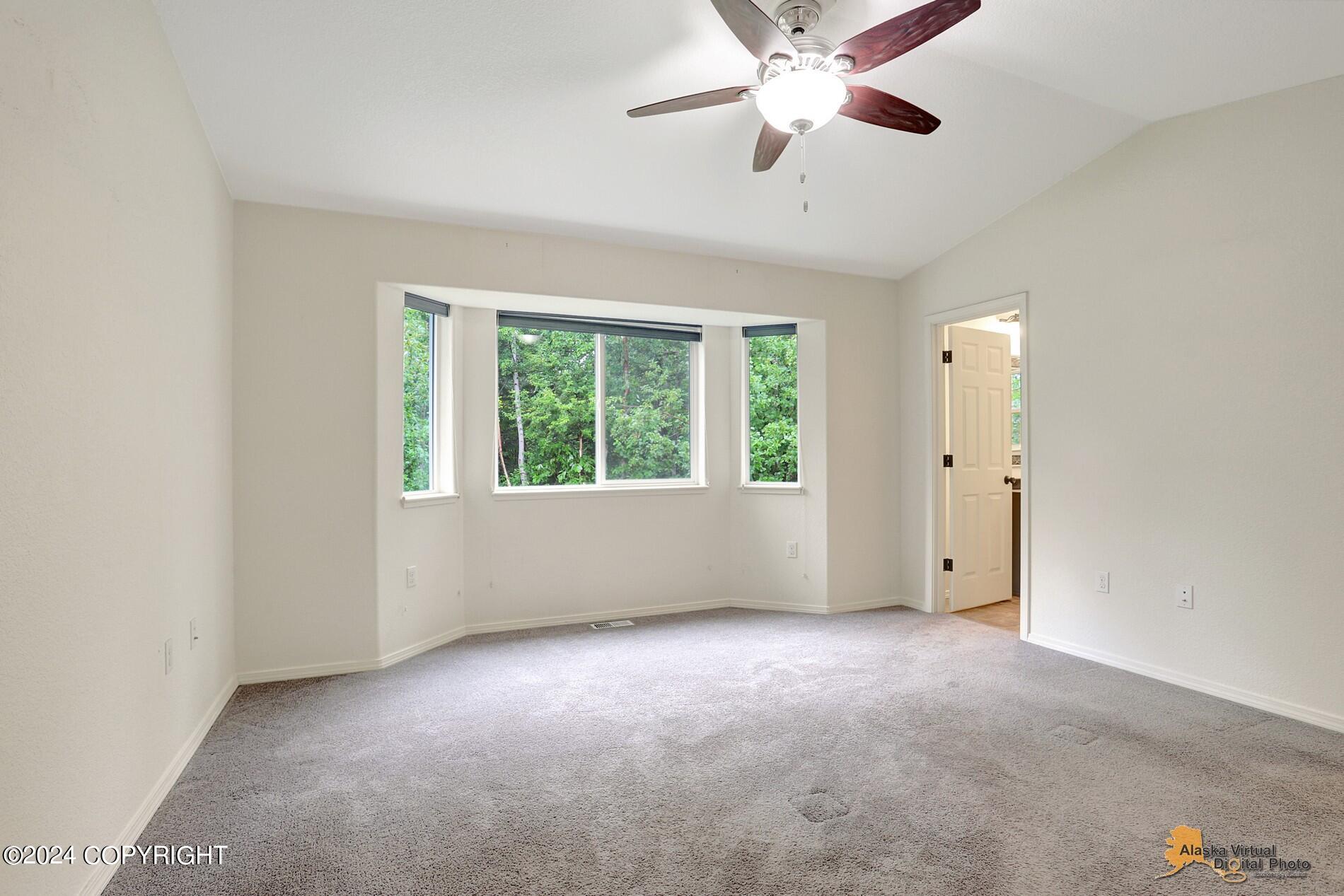 415 N Pine Ridge Loop