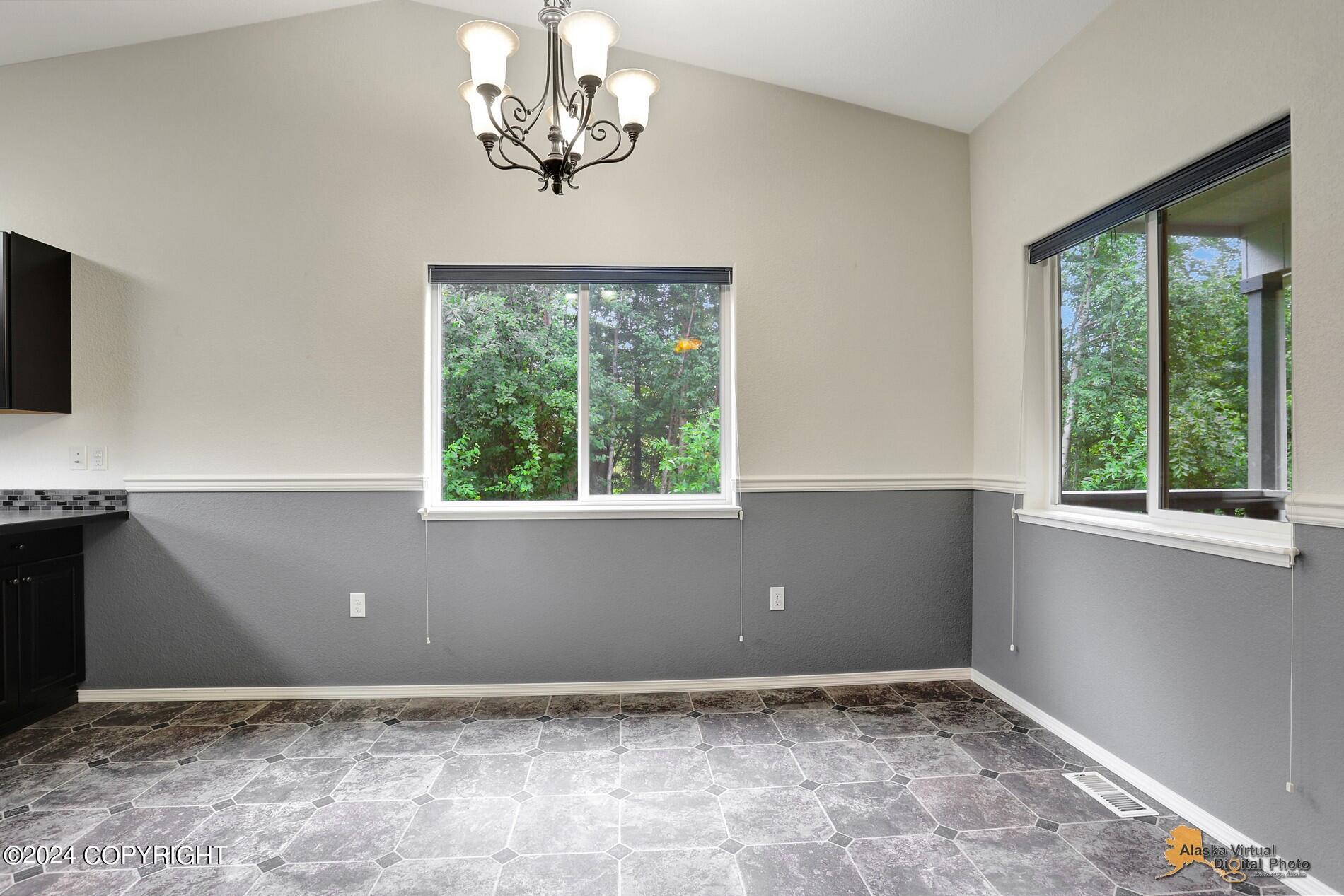 415 N Pine Ridge Loop