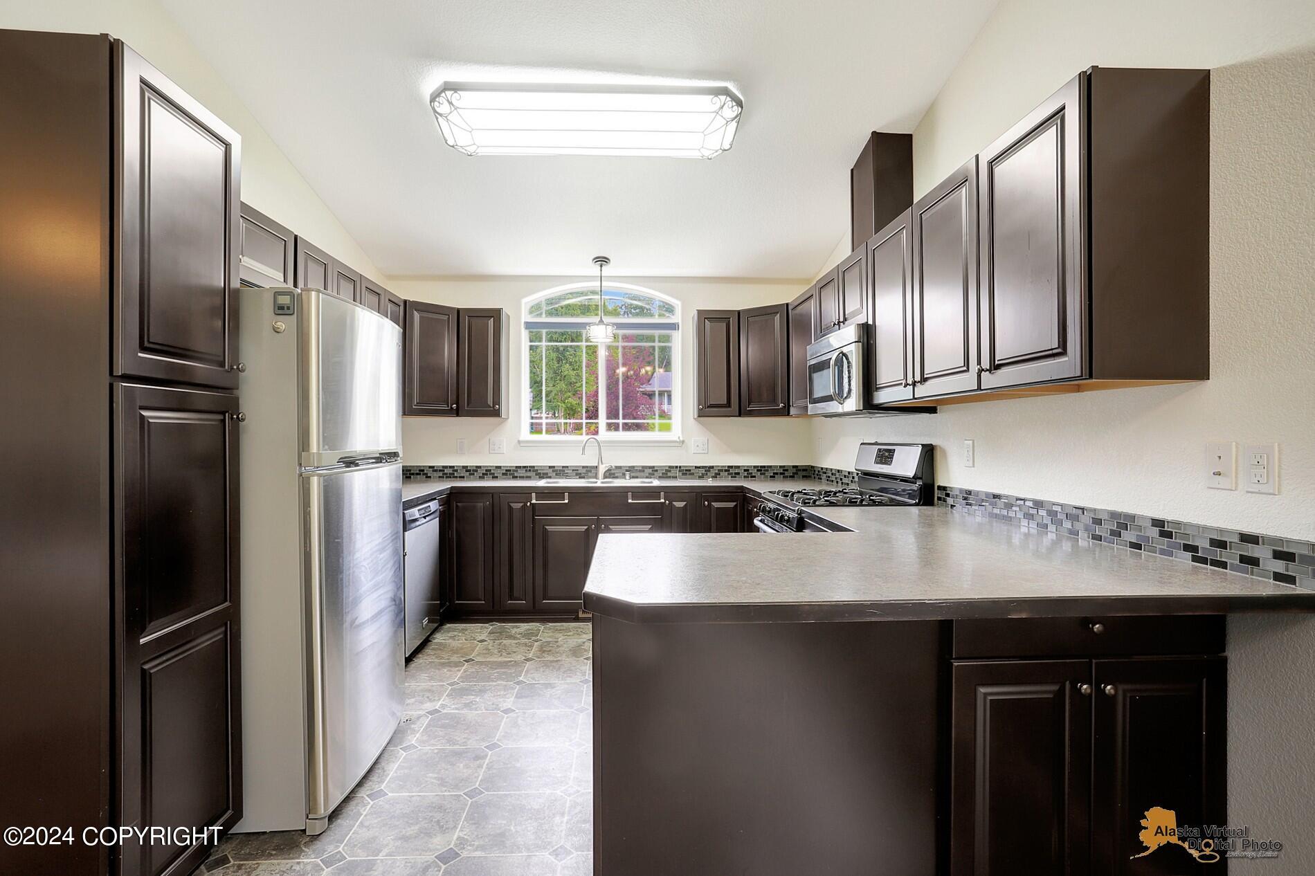 415 N Pine Ridge Loop