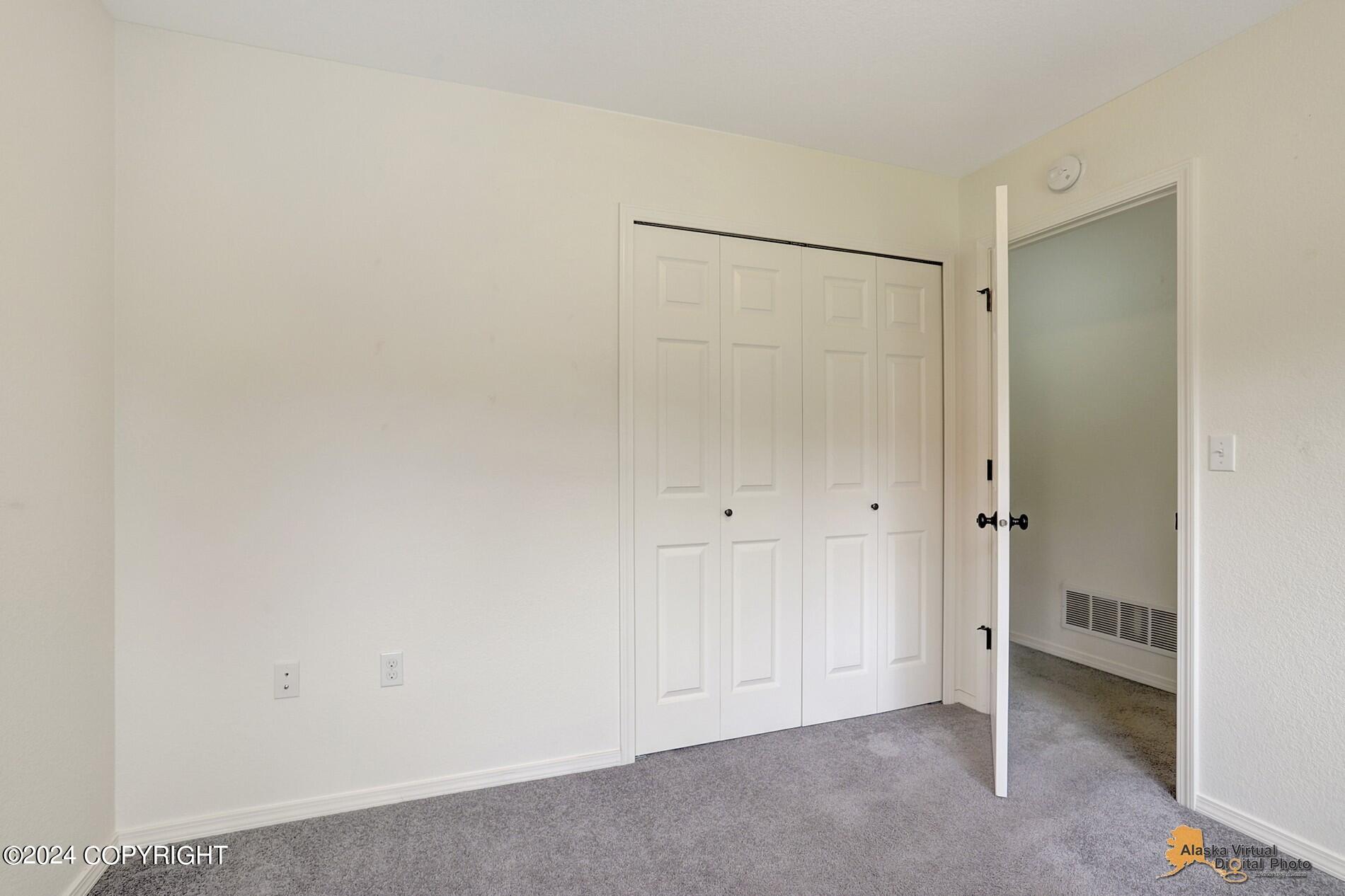 415 N Pine Ridge Loop