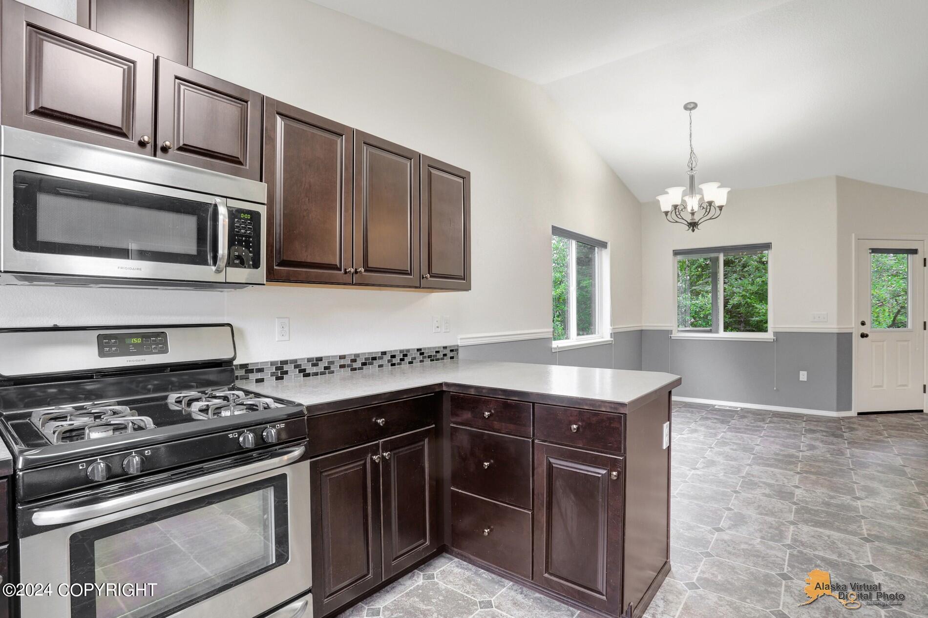 415 N Pine Ridge Loop