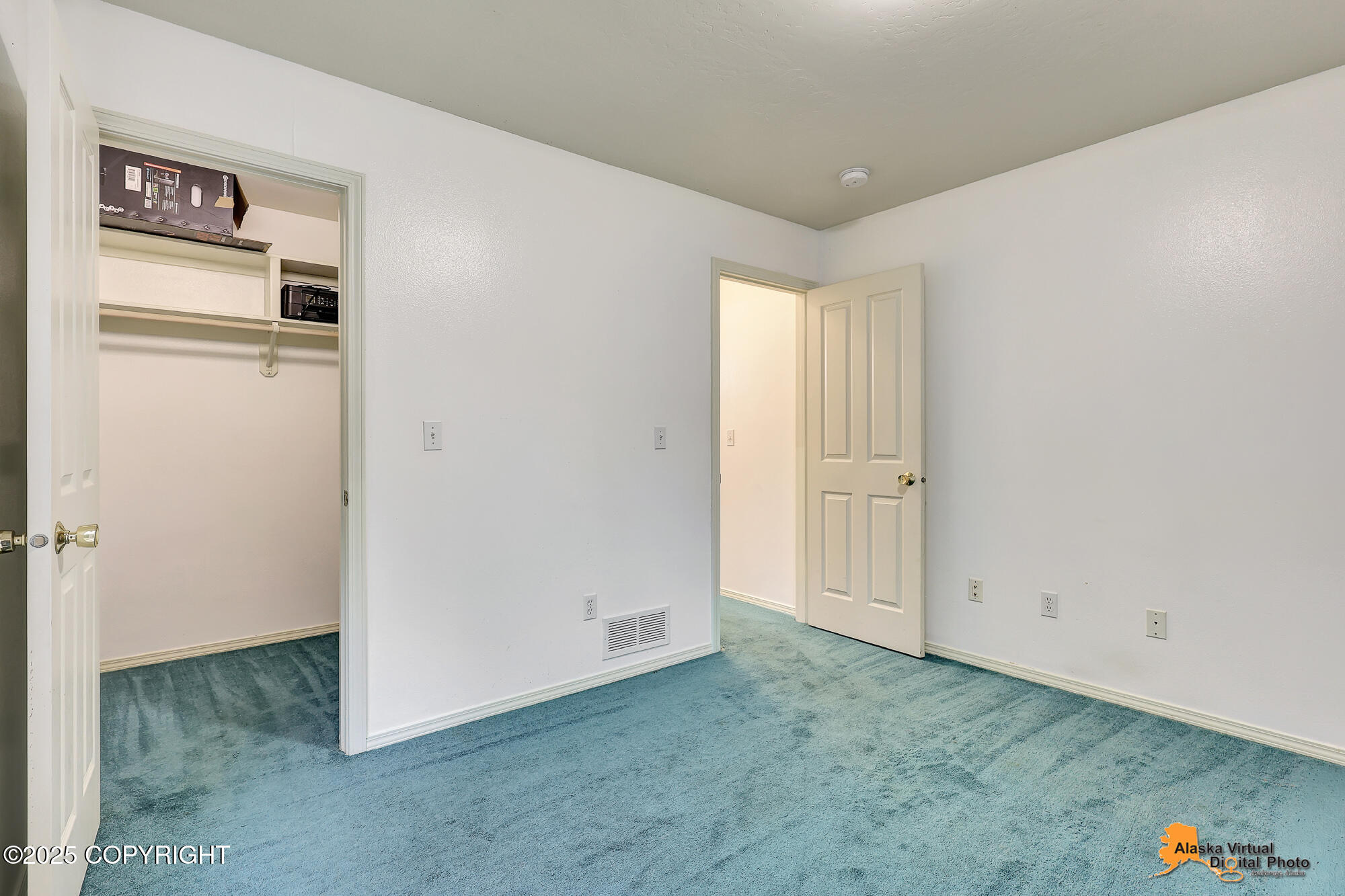1120 W Balboa Drive