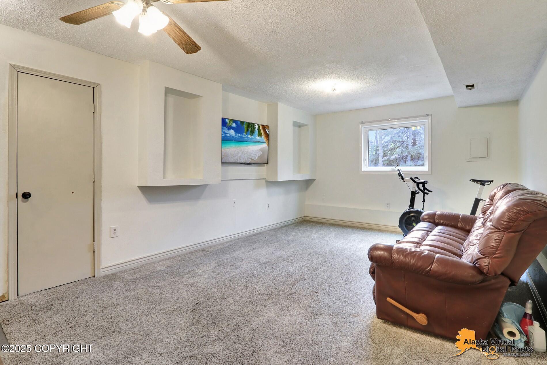 9930 Annette Circle
