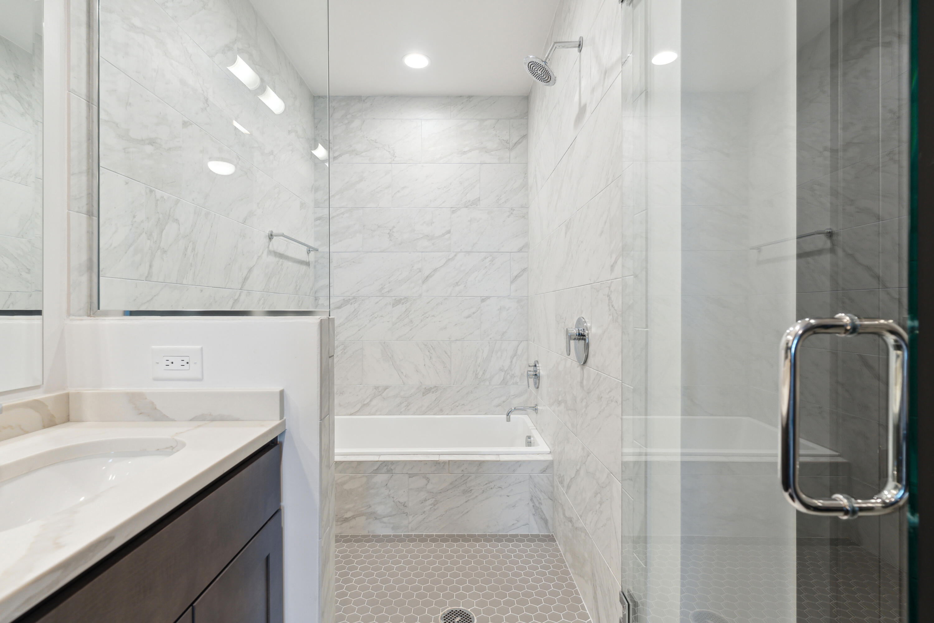 5 Gadsdenboro Street # 414