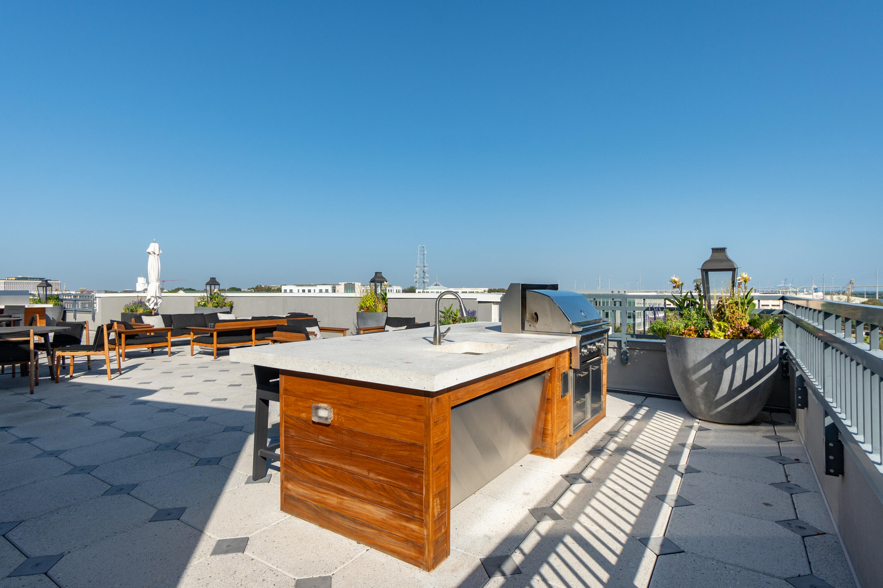 5 Gadsdenboro Street # 414