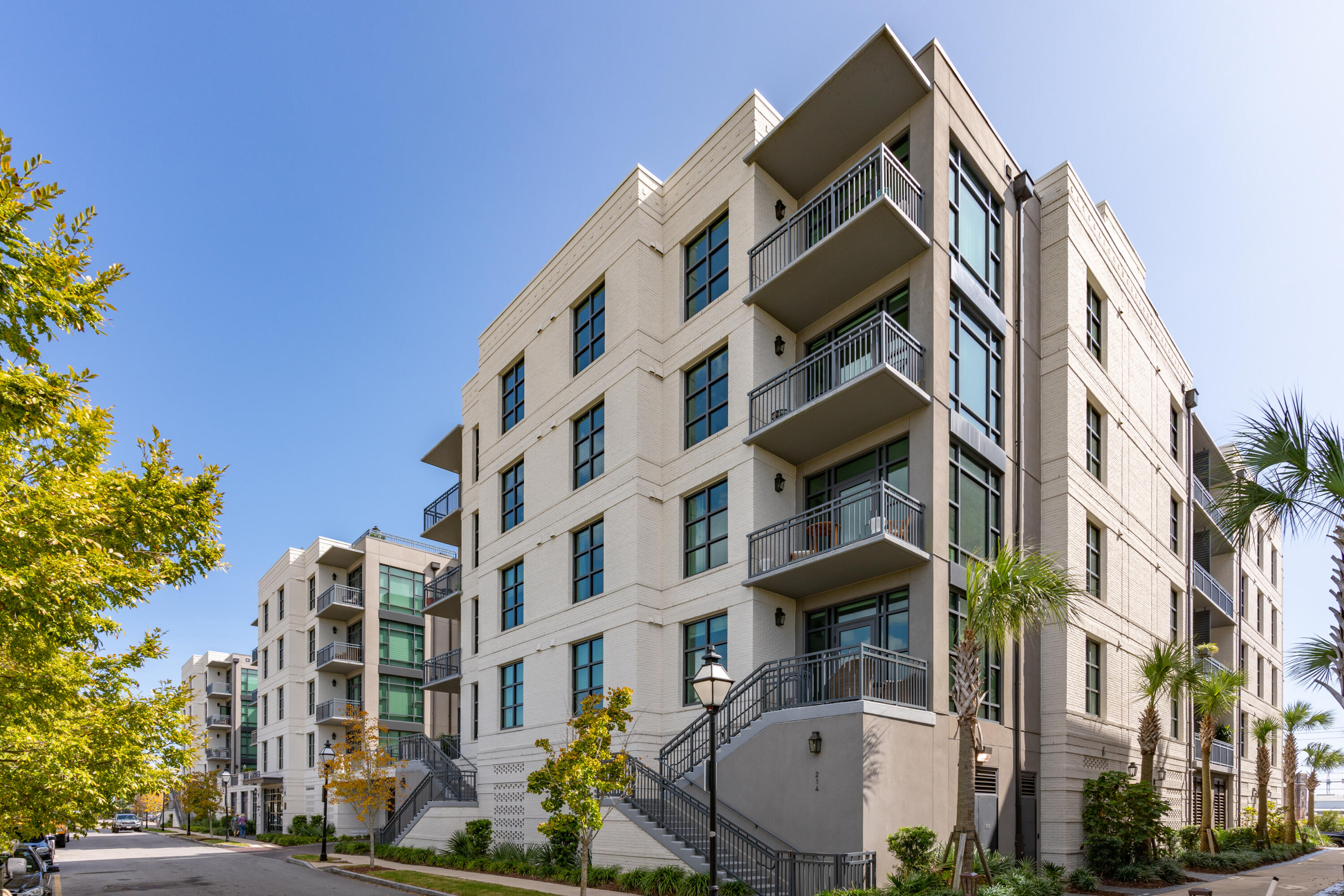 5 Gadsdenboro Street # 414