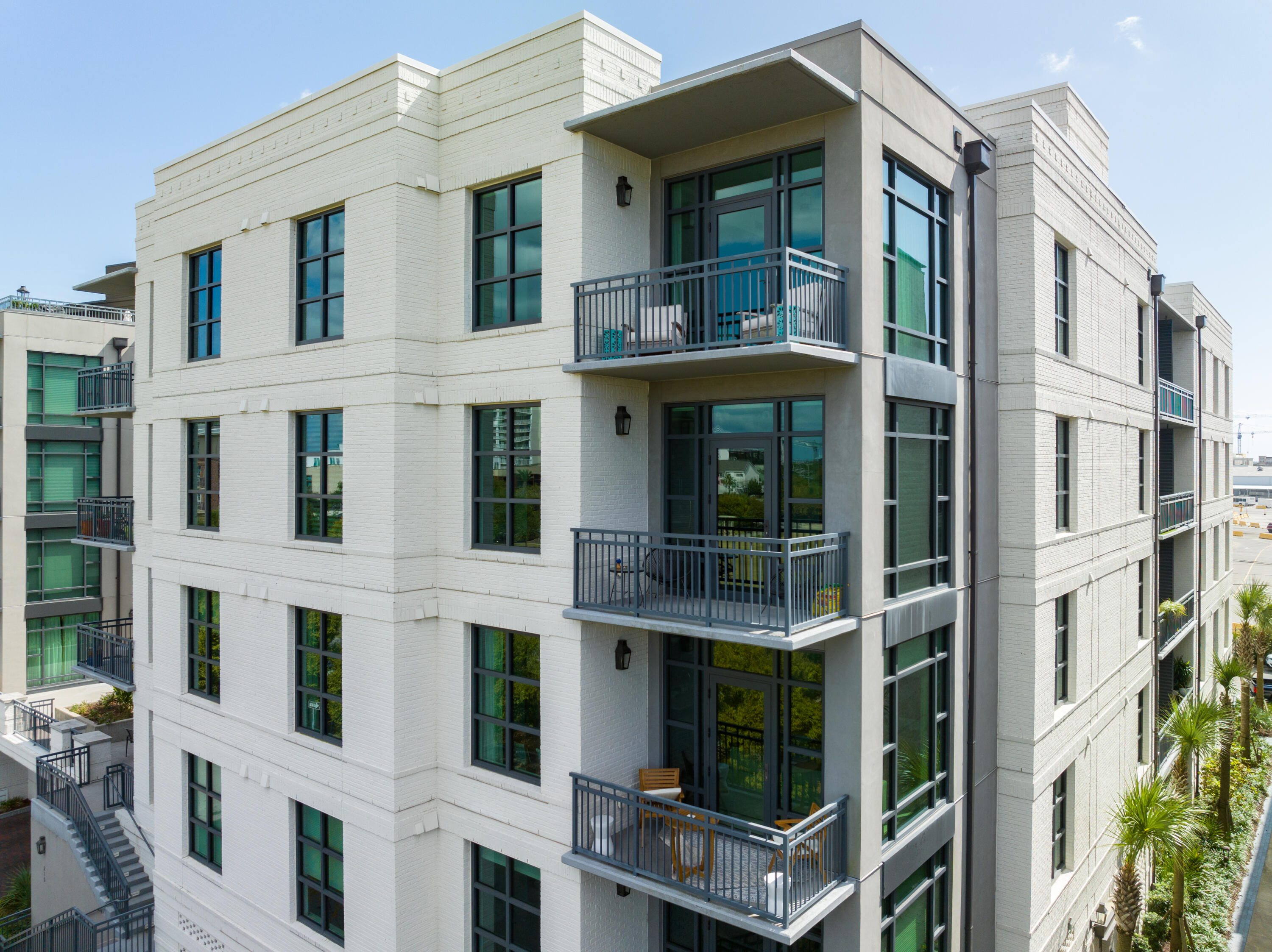 5 Gadsdenboro Street # 414