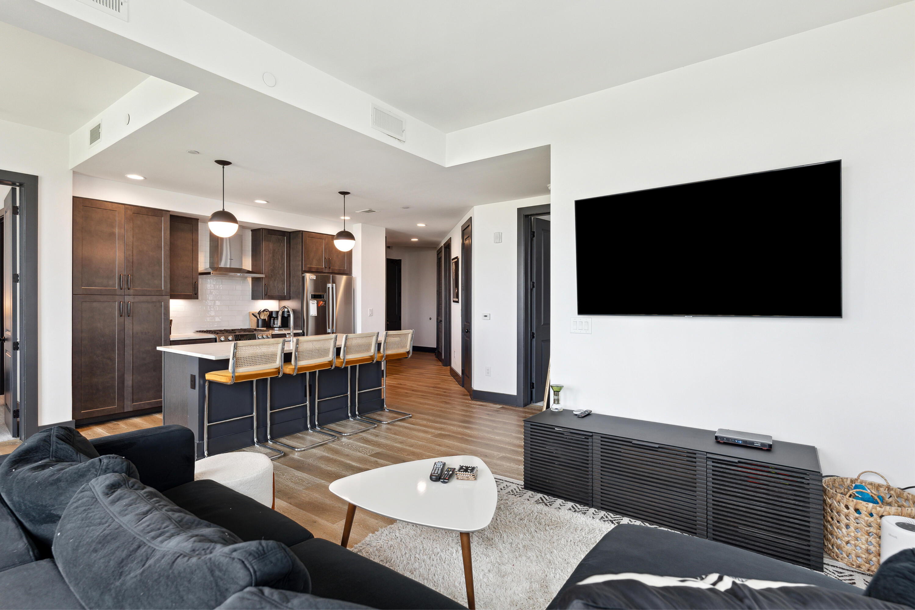 5 Gadsdenboro Street # 414