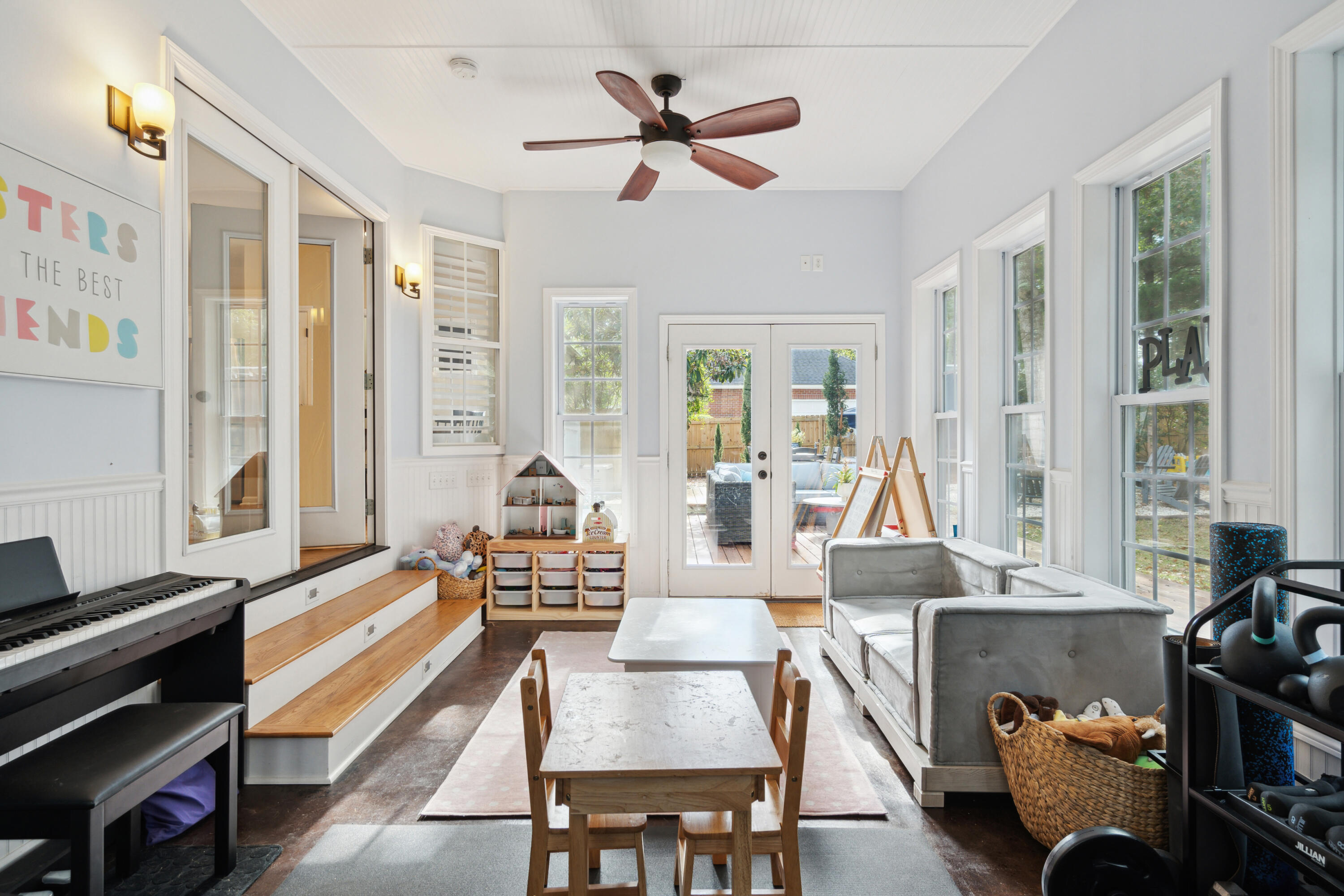 613 Leisure Lane