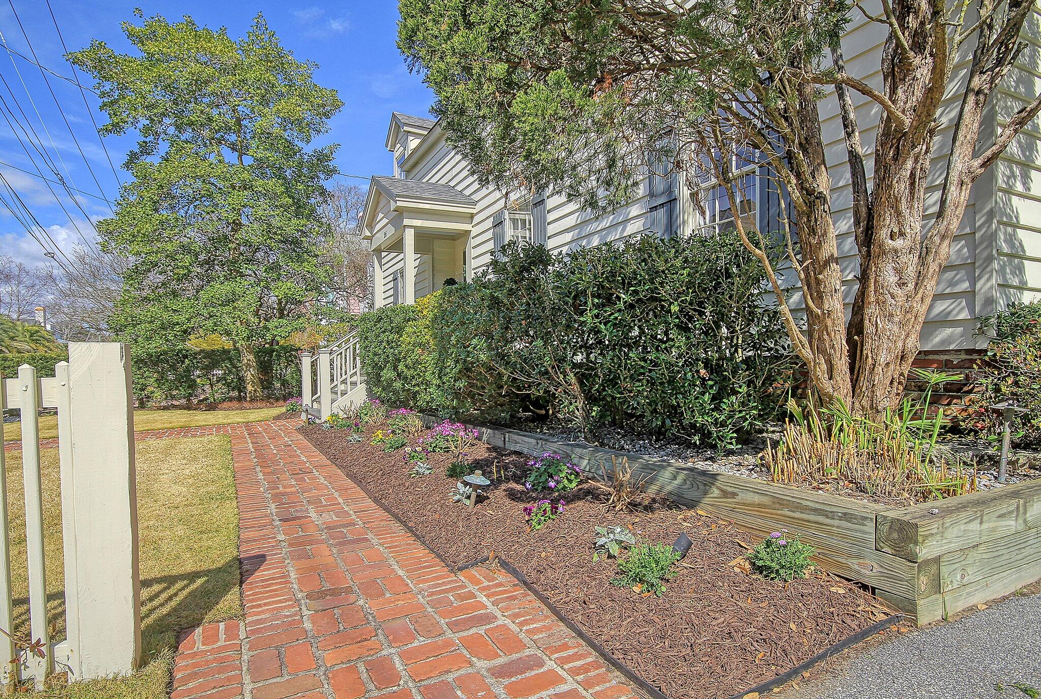 26 Barre Street