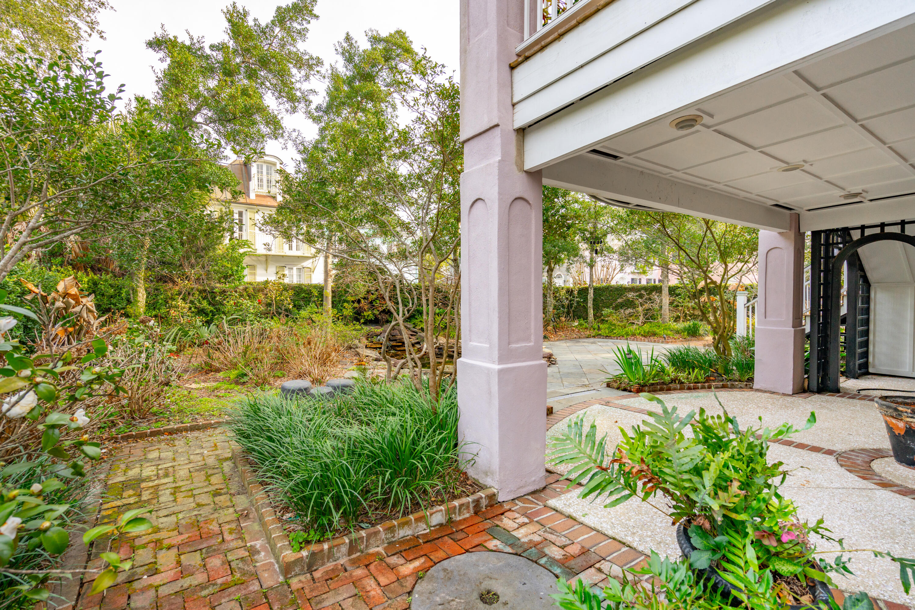 18 Murray Boulevard