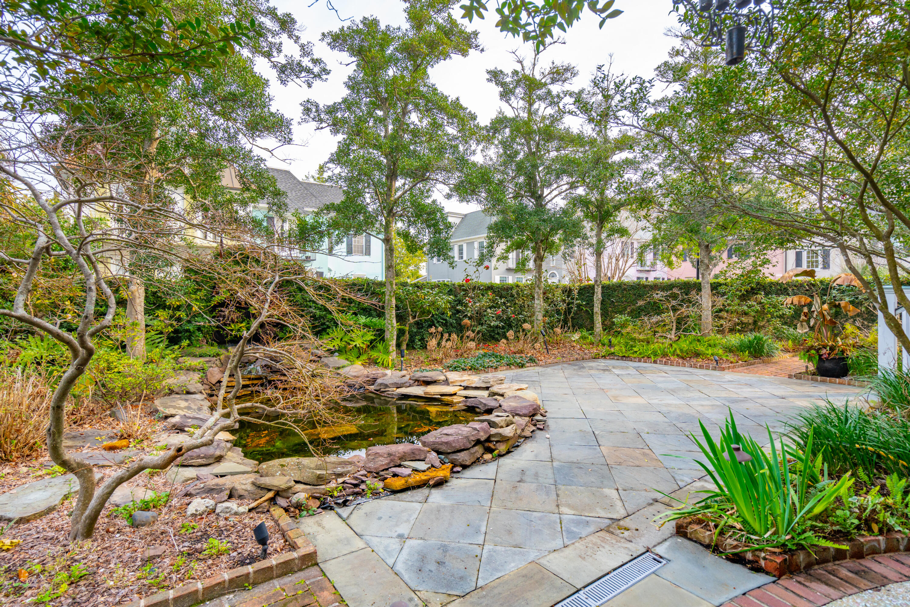 18 Murray Boulevard
