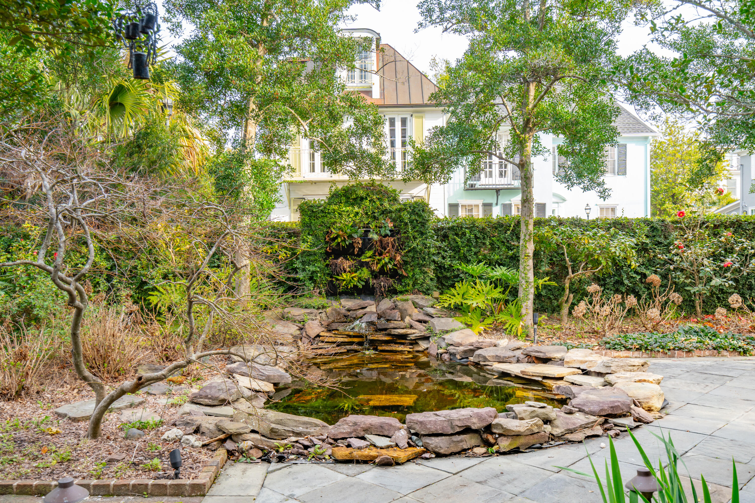 18 Murray Boulevard