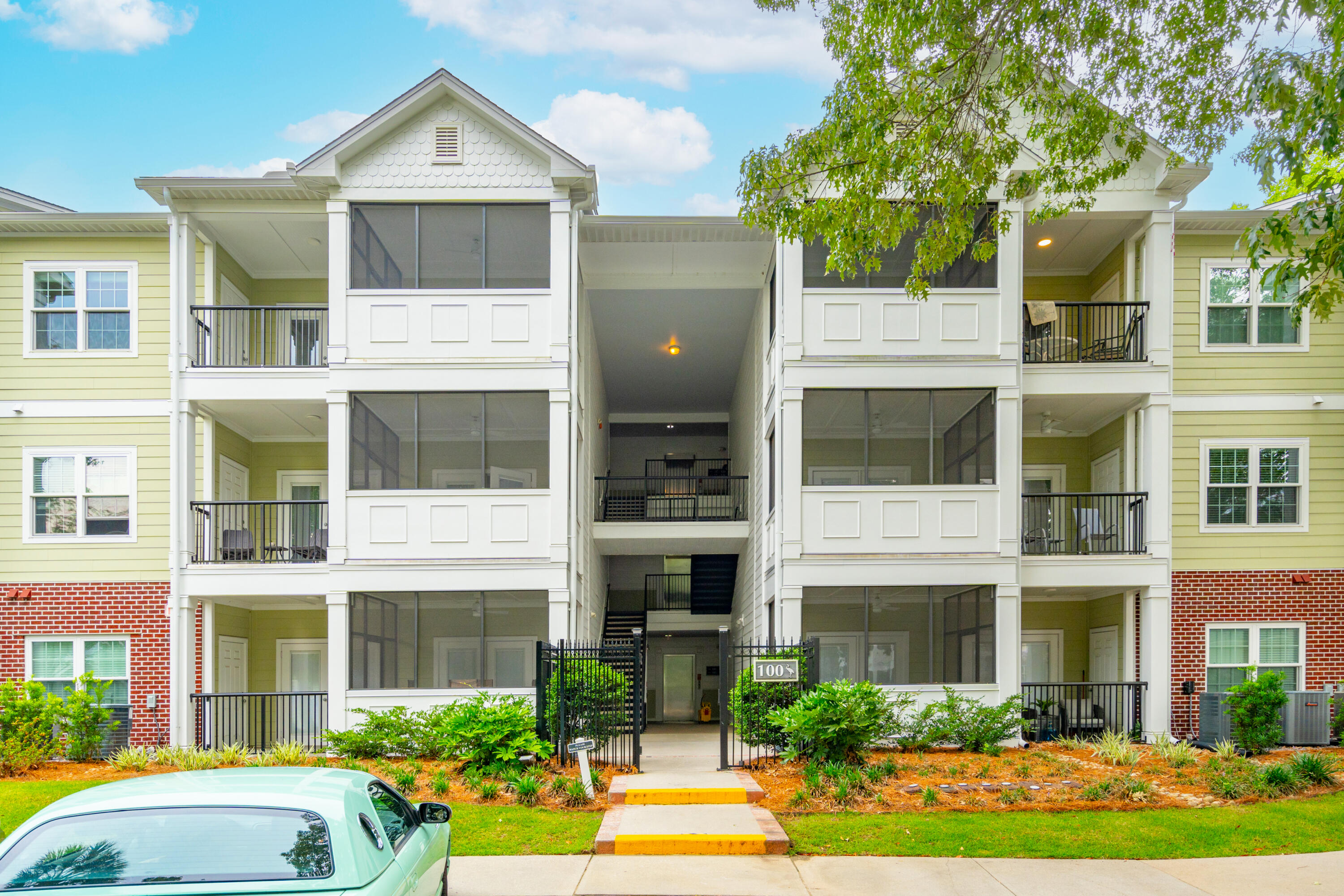 1025 Riverland Woods Place # 118