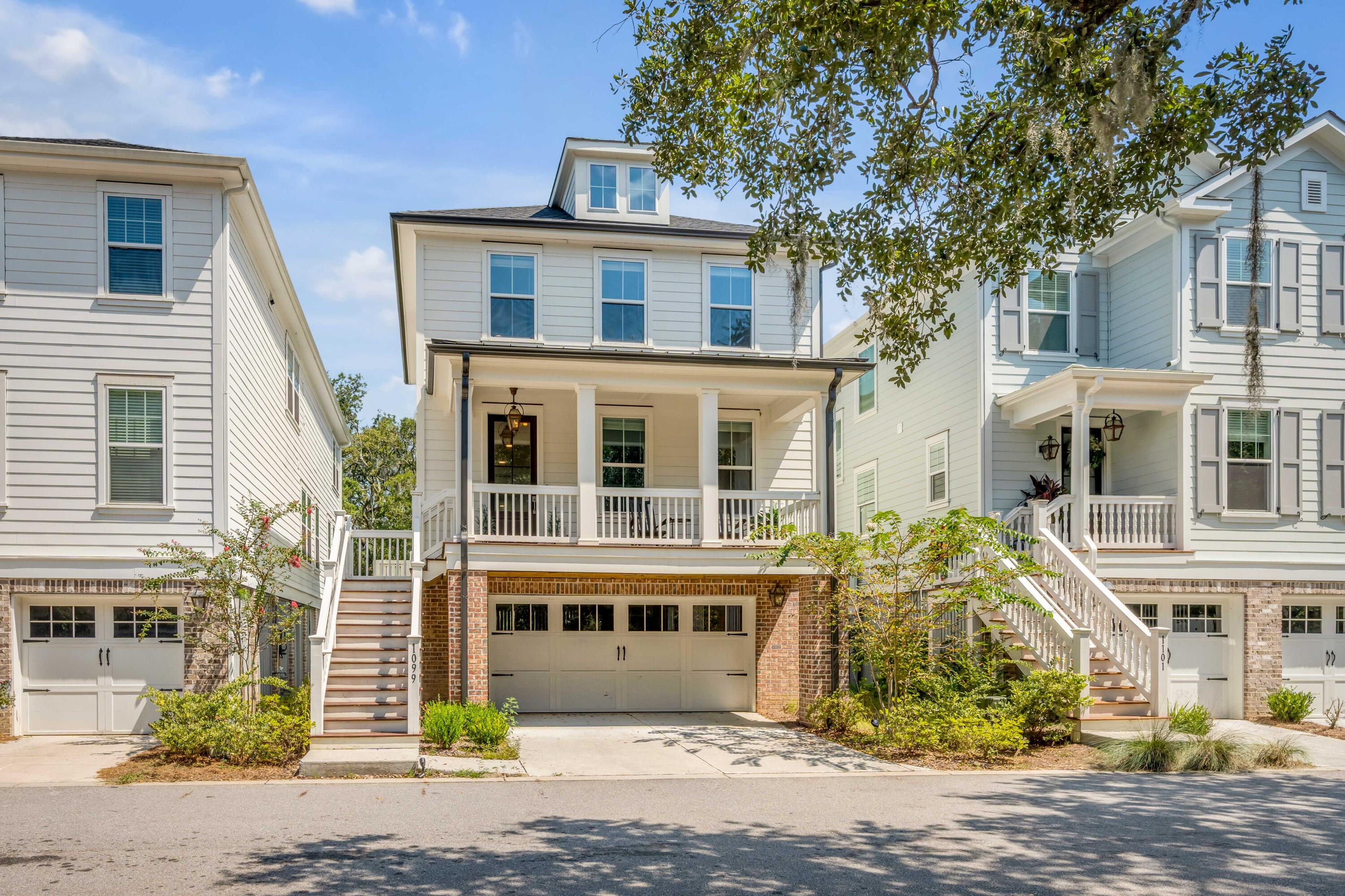 1099 Avenue Of Oaks