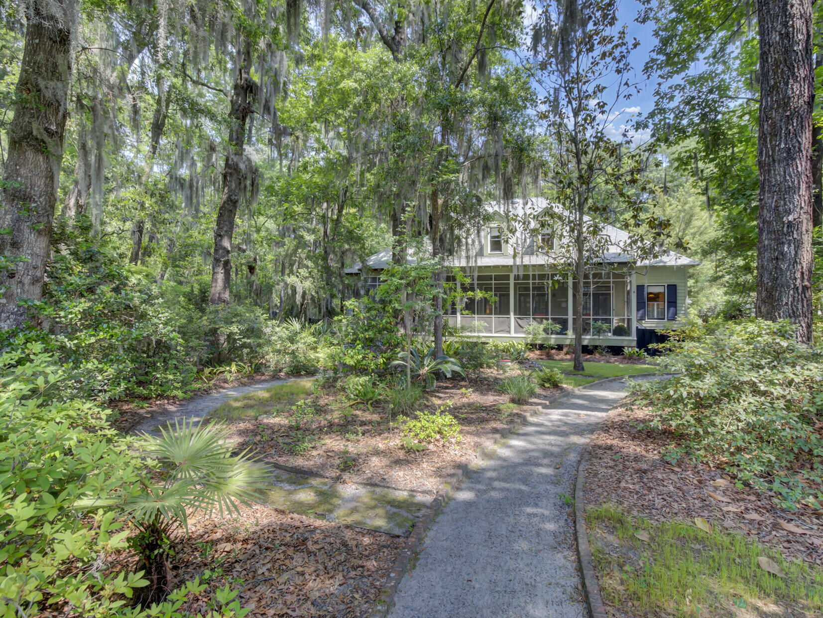 26 Middleton Oaks Road
