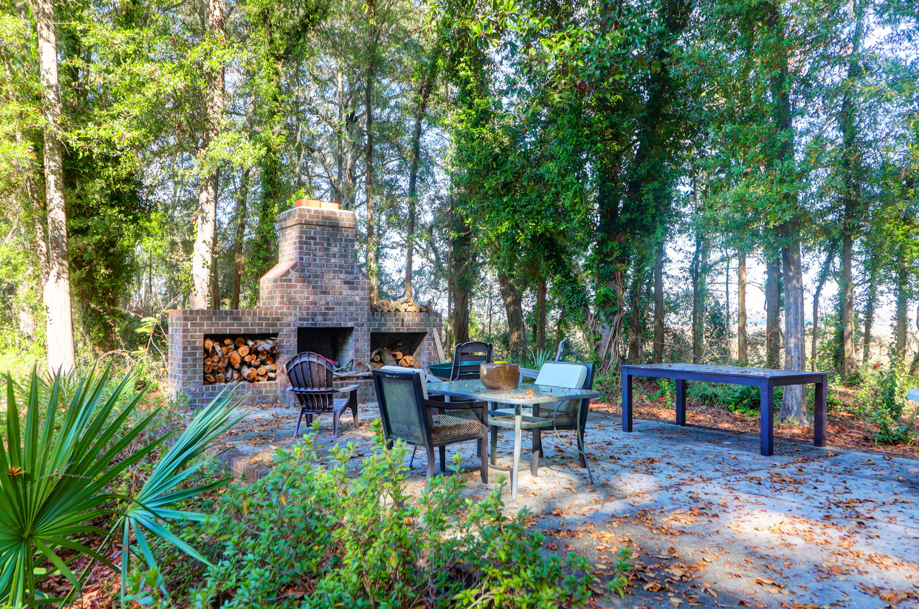3166 Riverine View