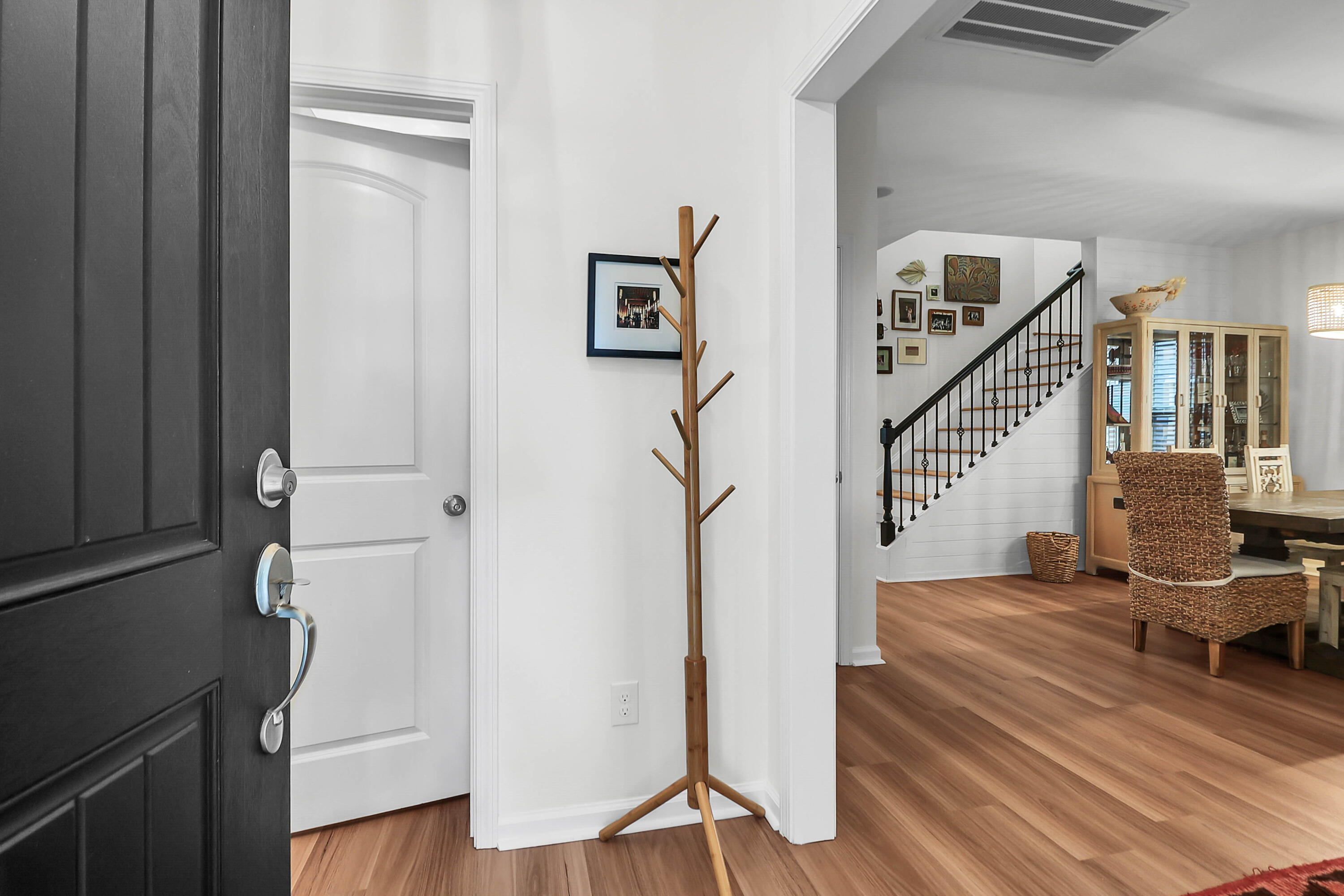 3166 Riverine View