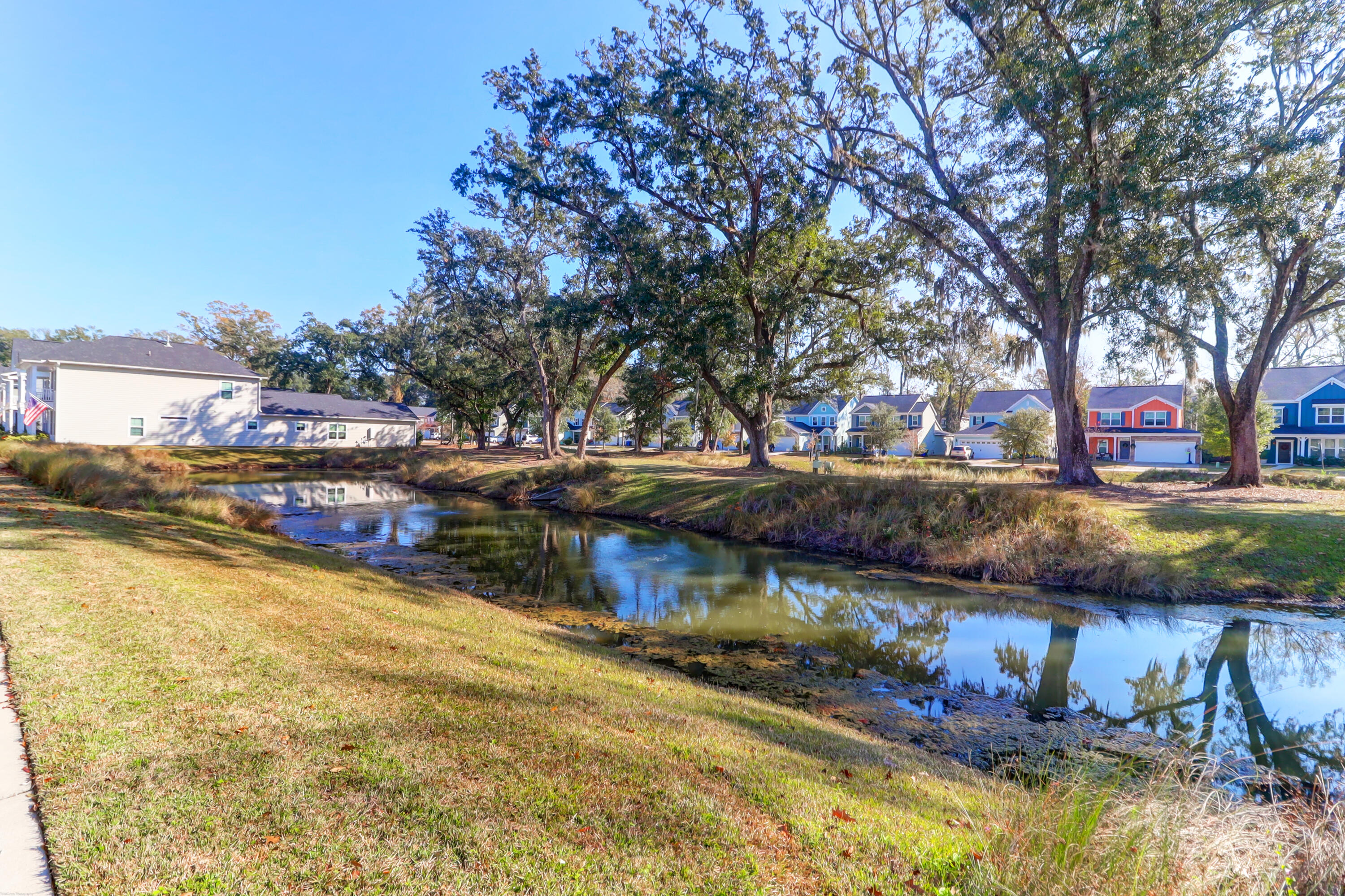 3166 Riverine View