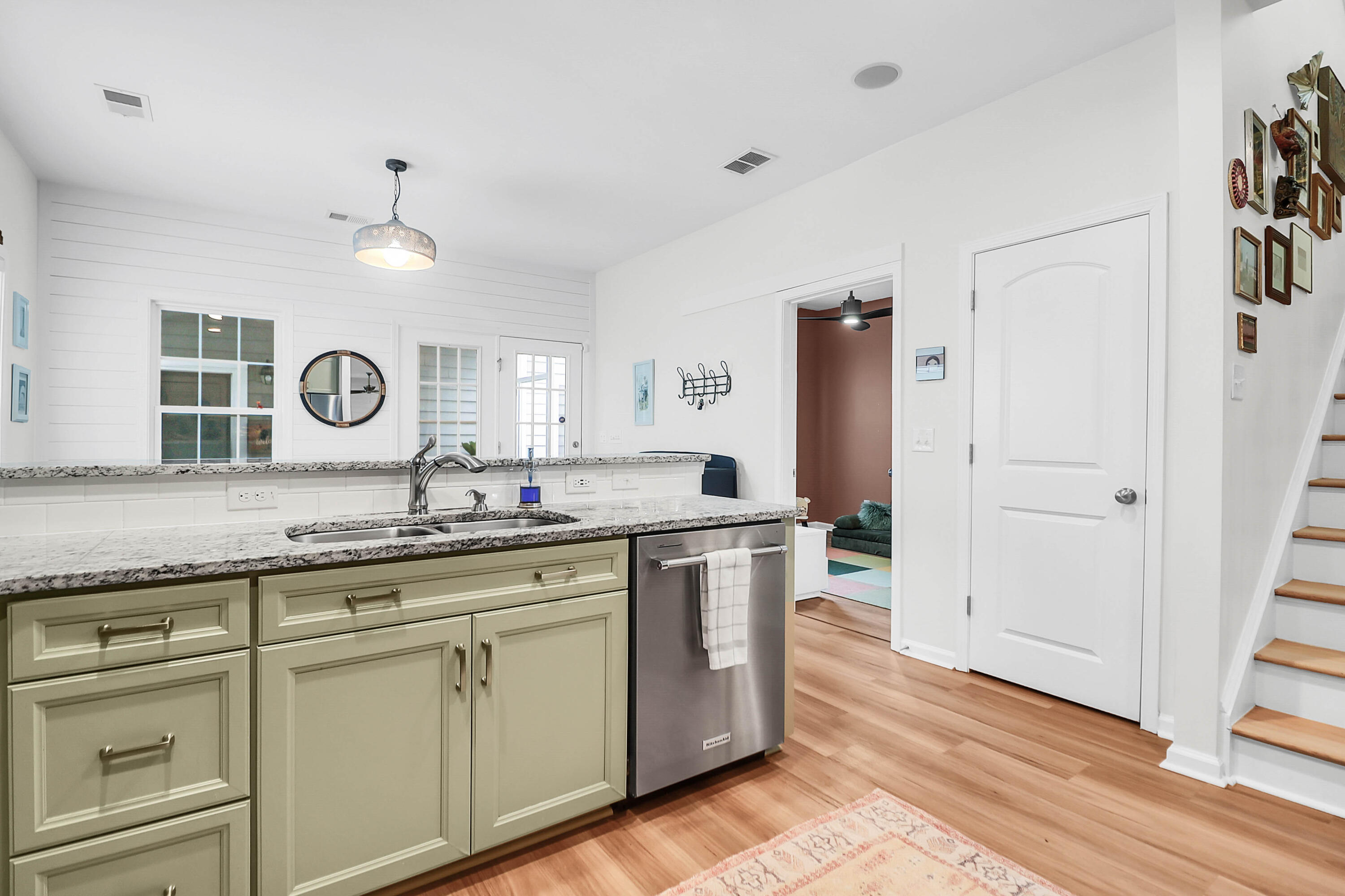3166 Riverine View