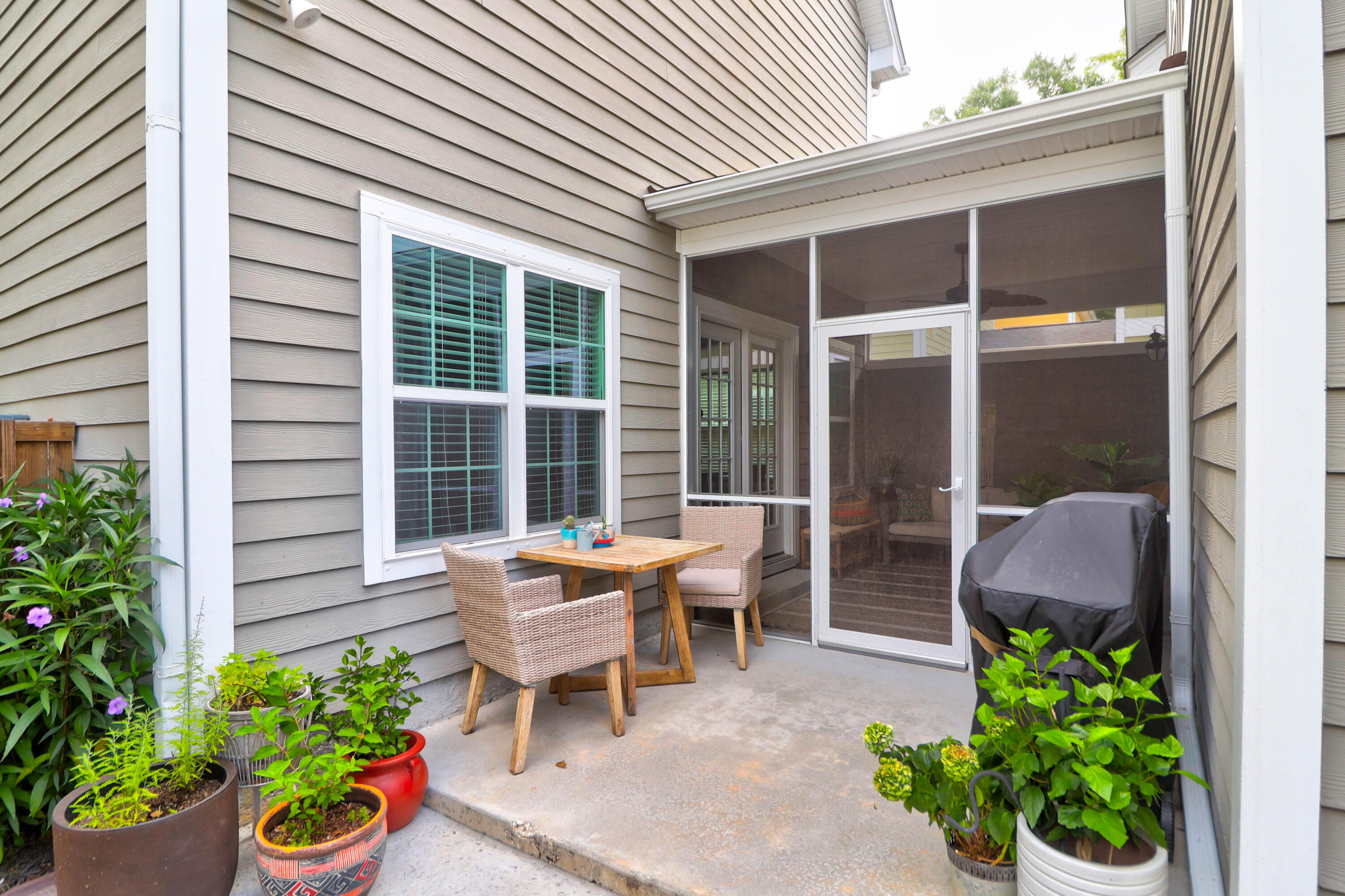 3166 Riverine View