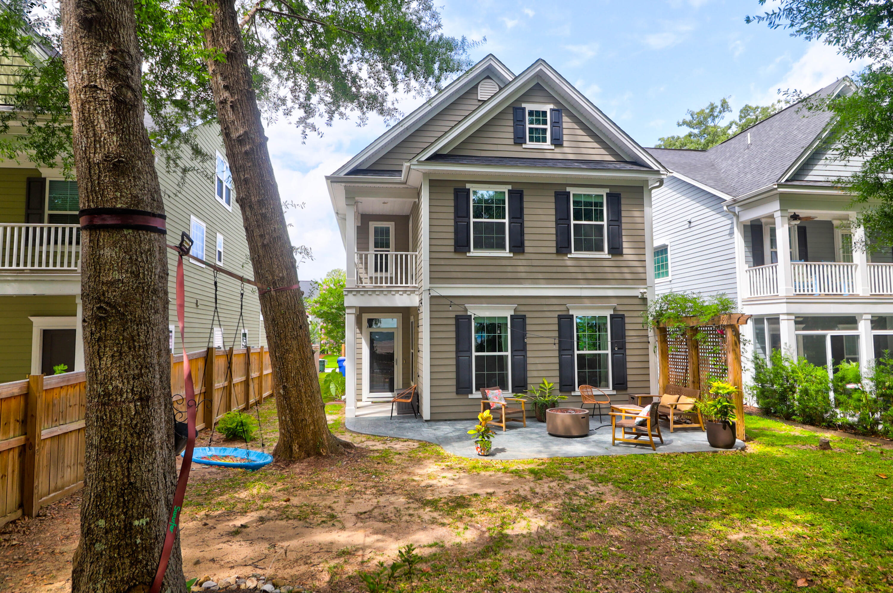3166 Riverine View