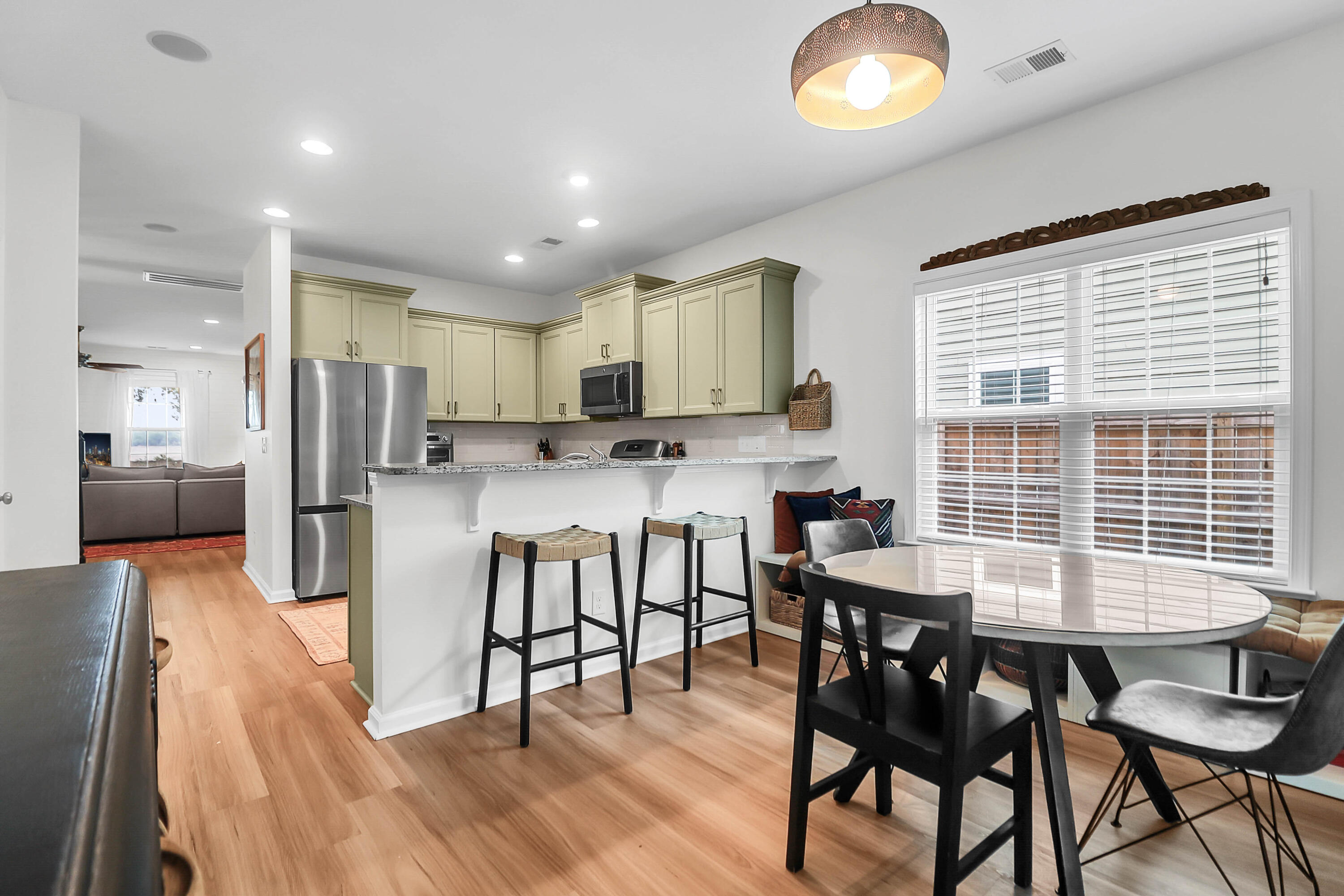 3166 Riverine View