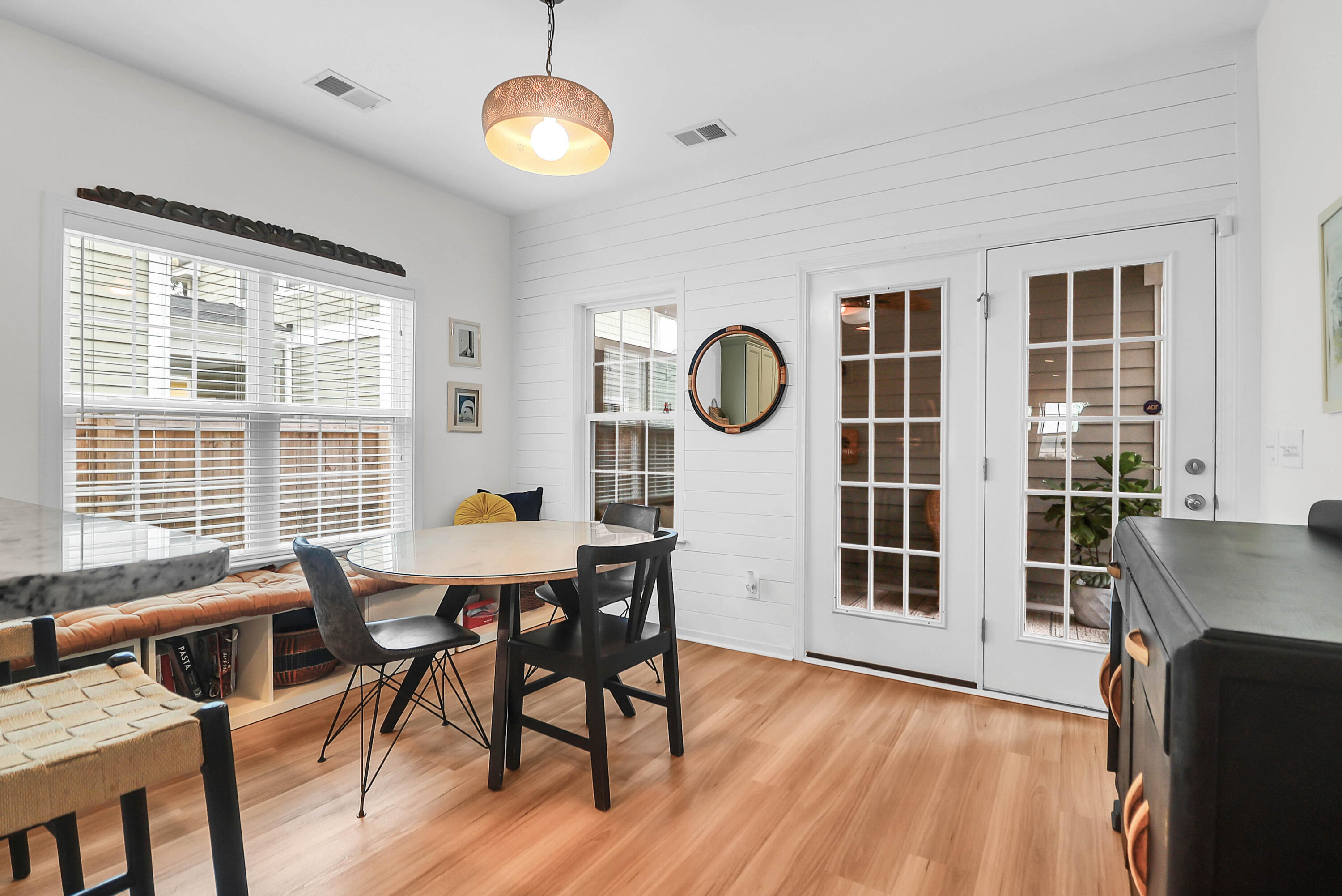 3166 Riverine View