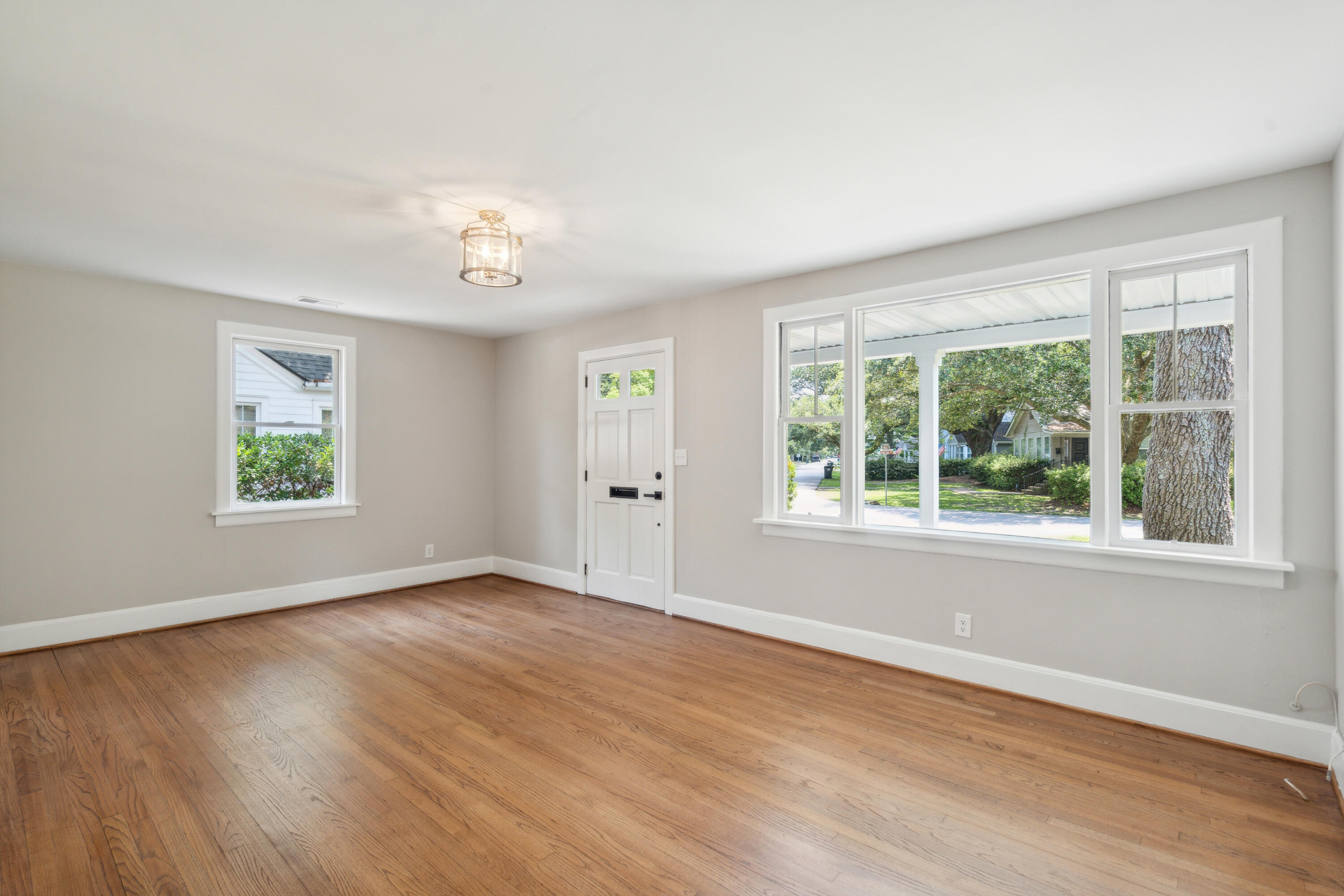 10 Live Oak Avenue