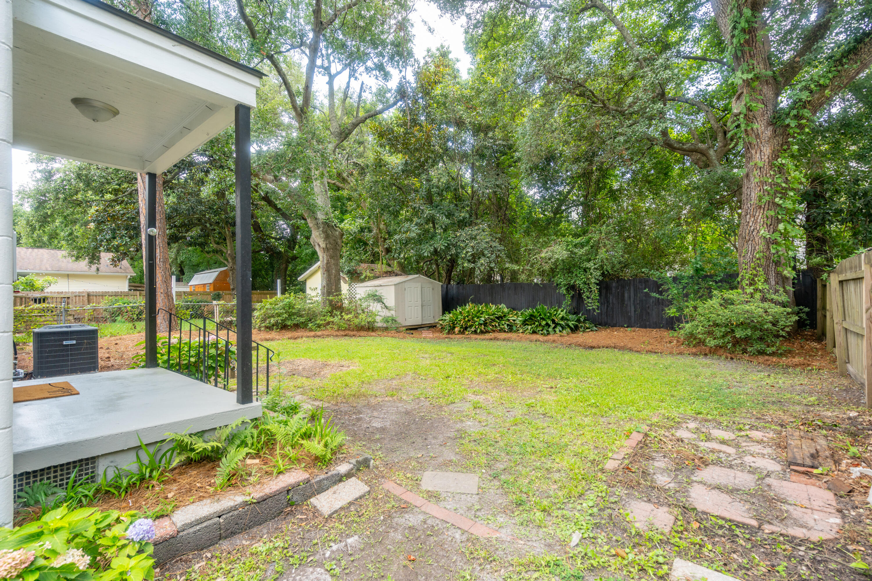 10 Live Oak Avenue