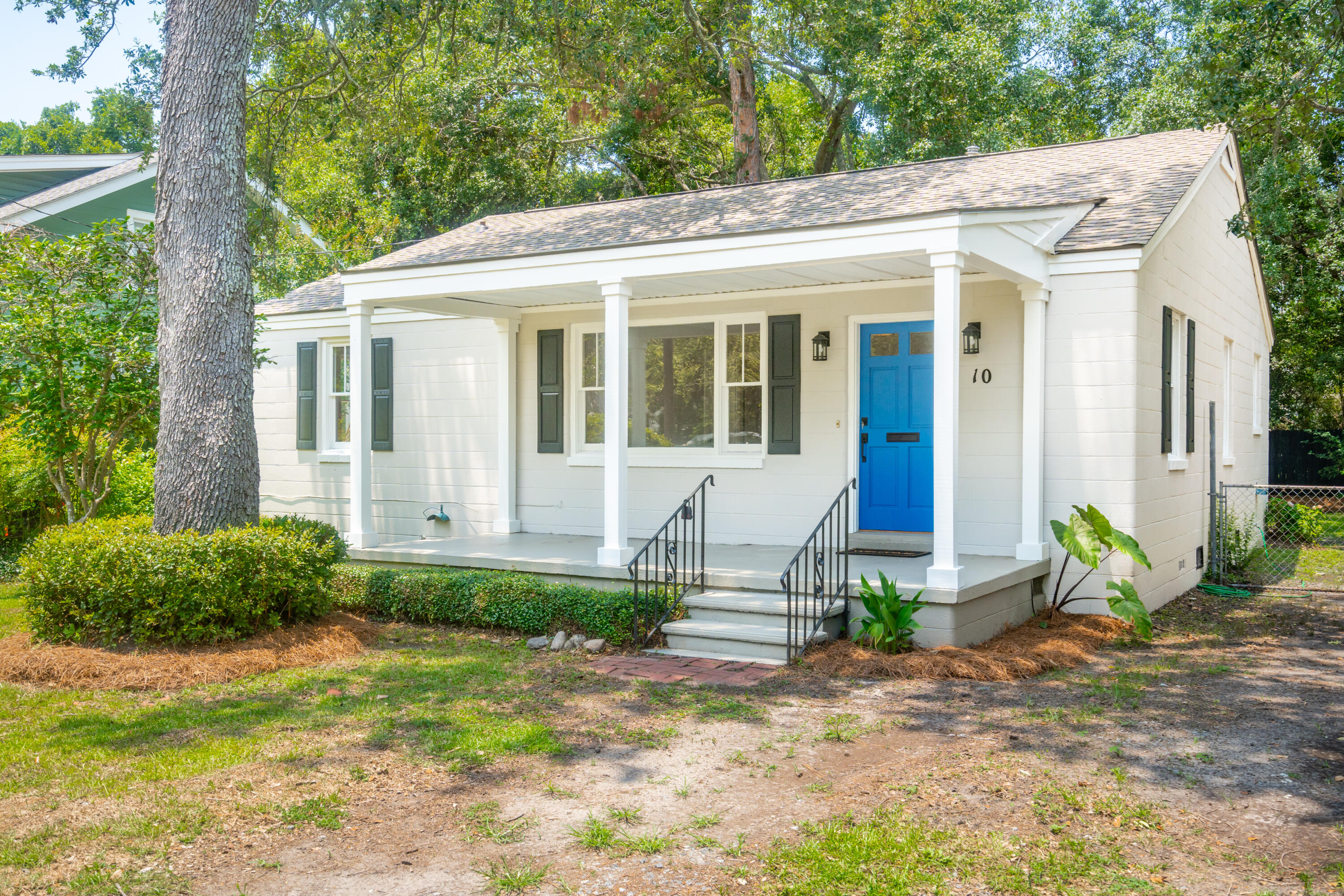 10 Live Oak Avenue