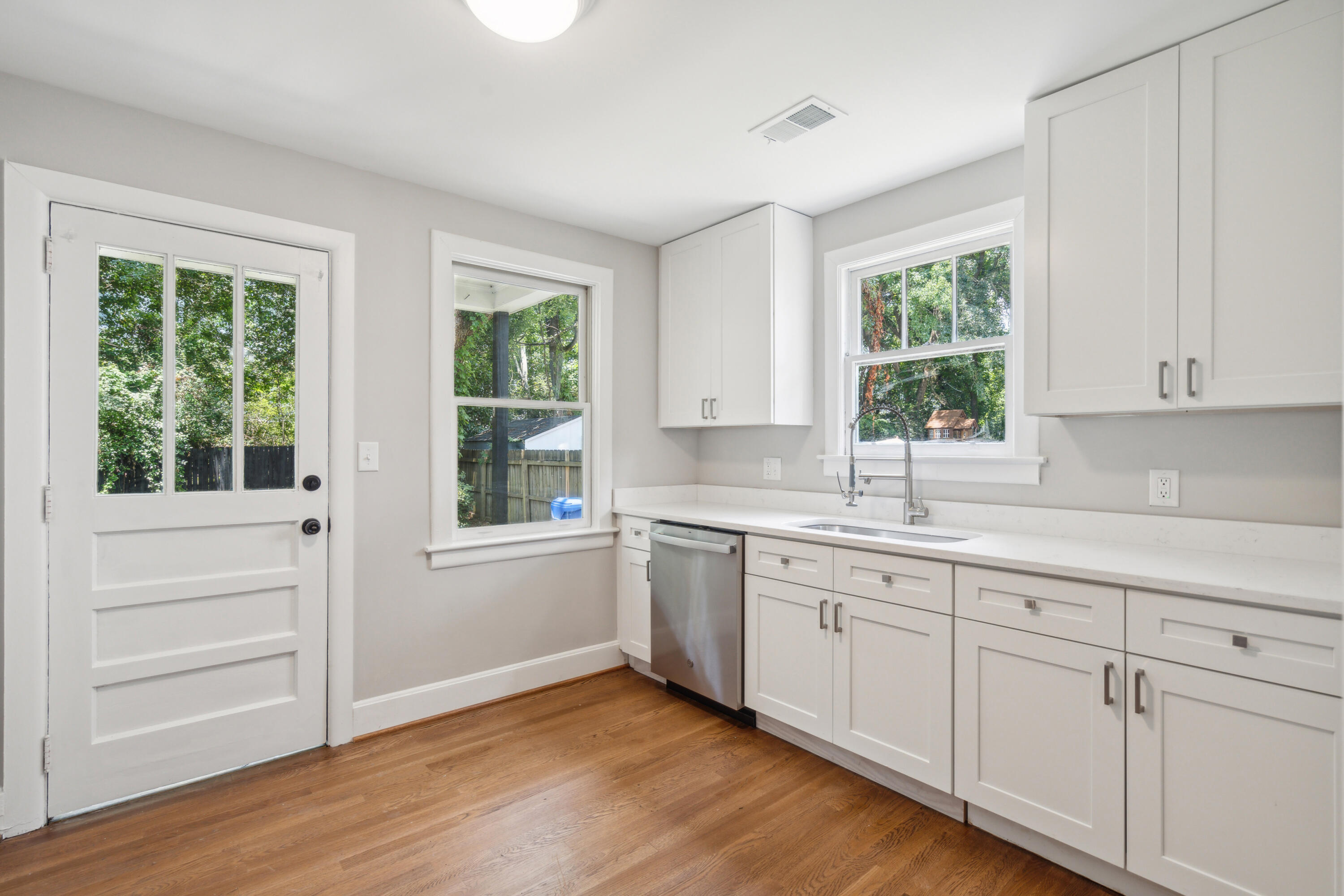 10 Live Oak Avenue