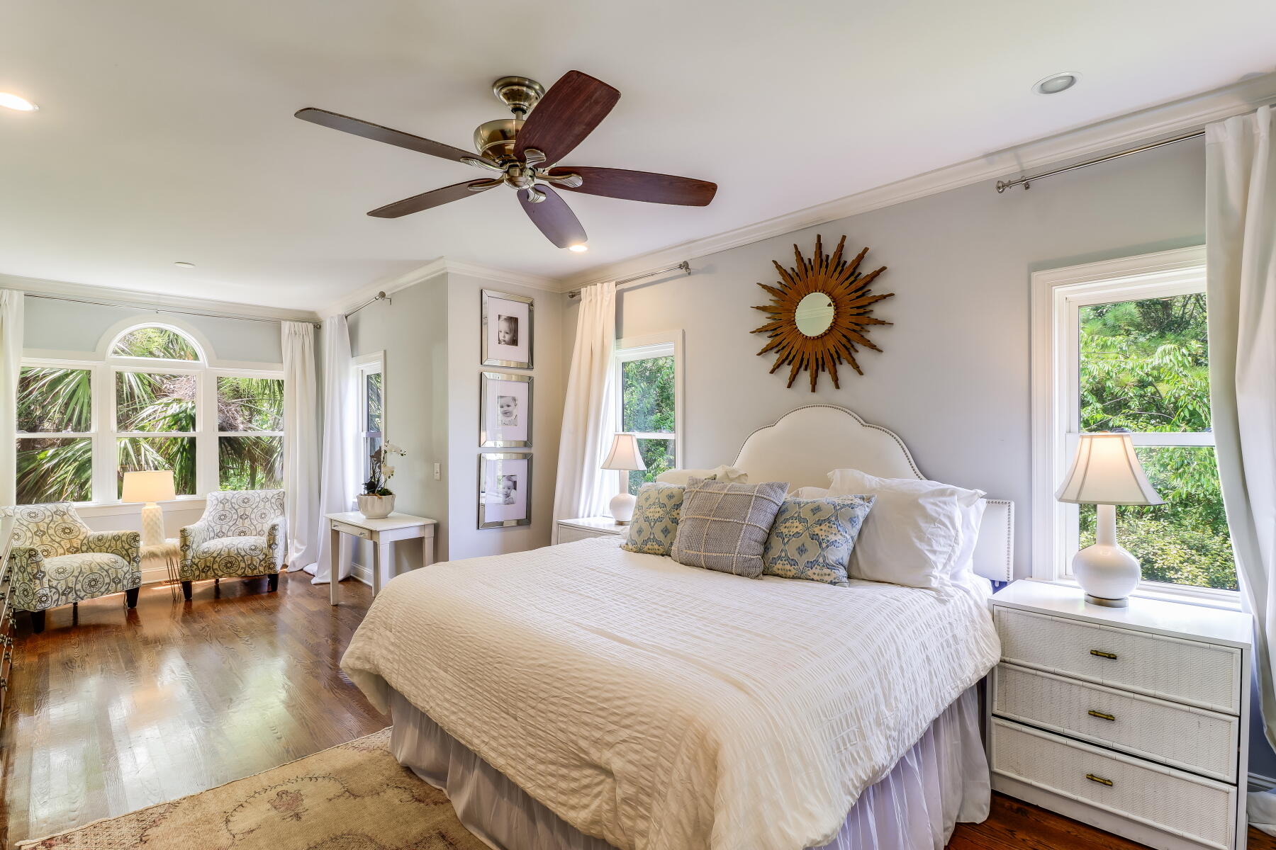 558 Island Walk E