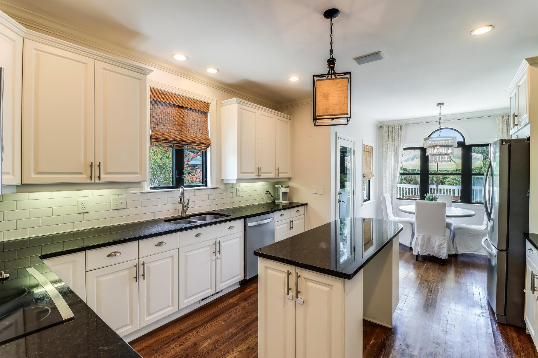 558 Island Walk E