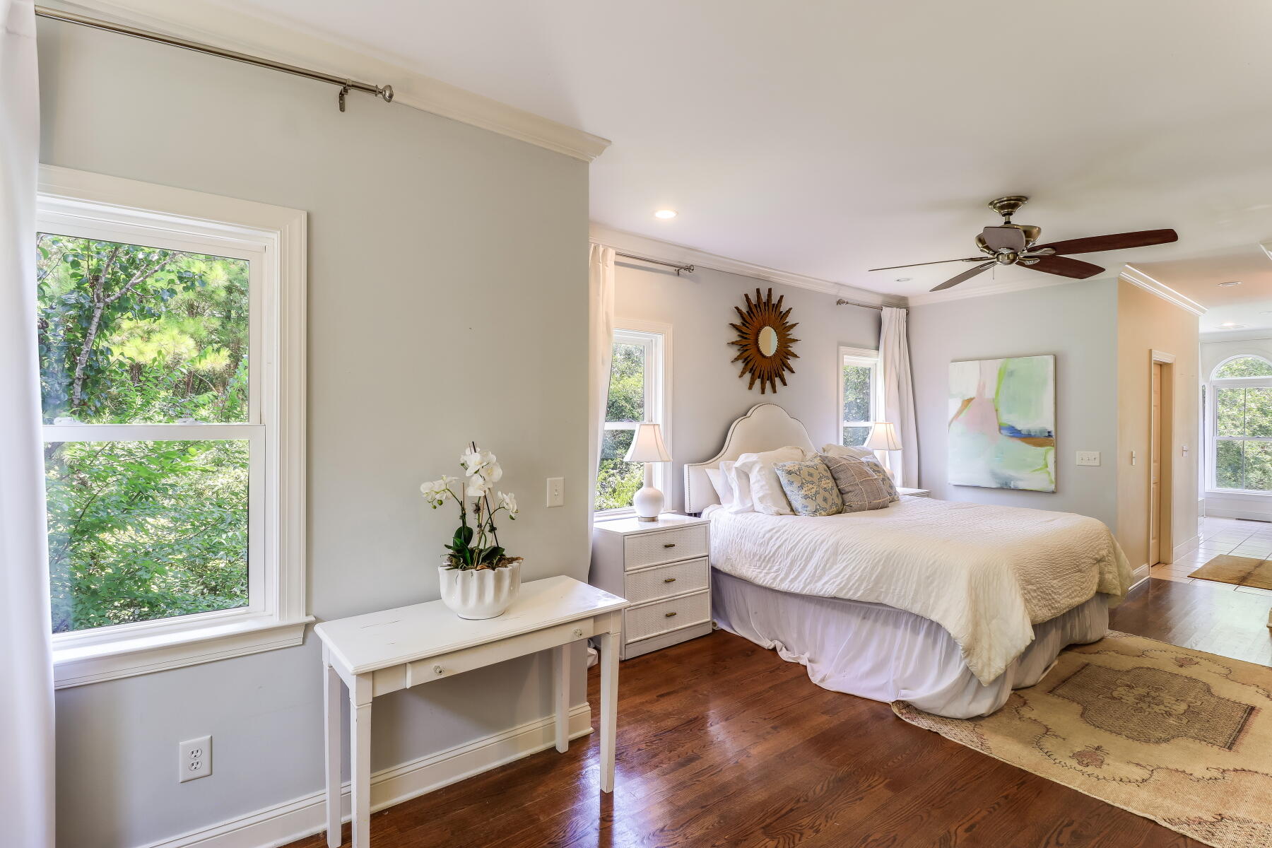 558 Island Walk E