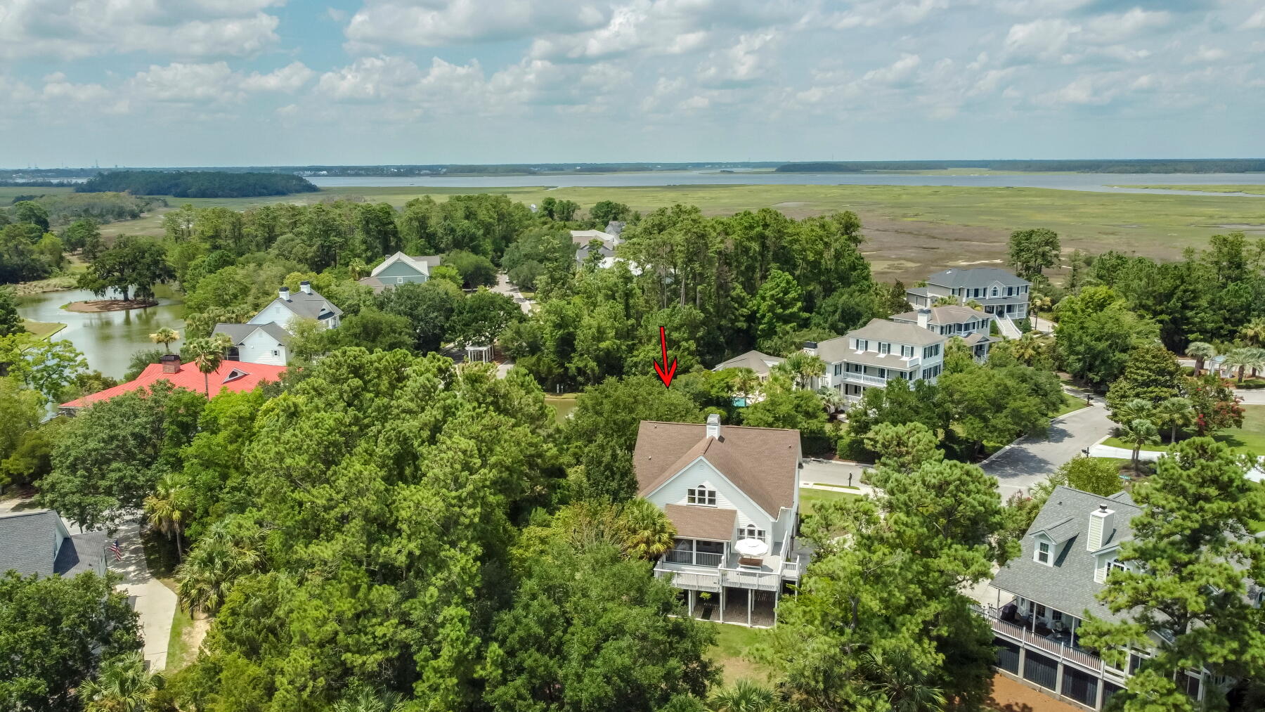 558 Island Walk E