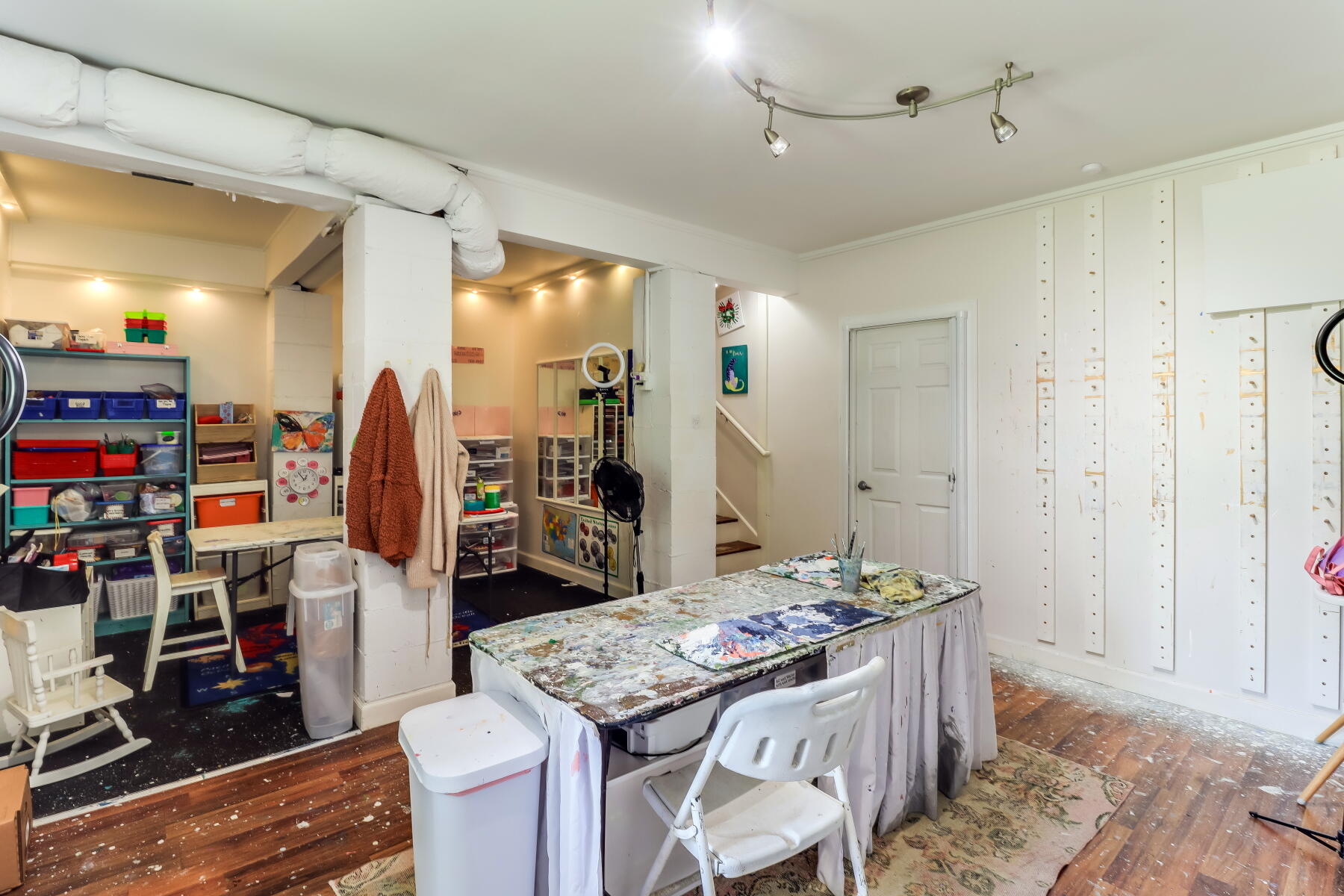 558 Island Walk E